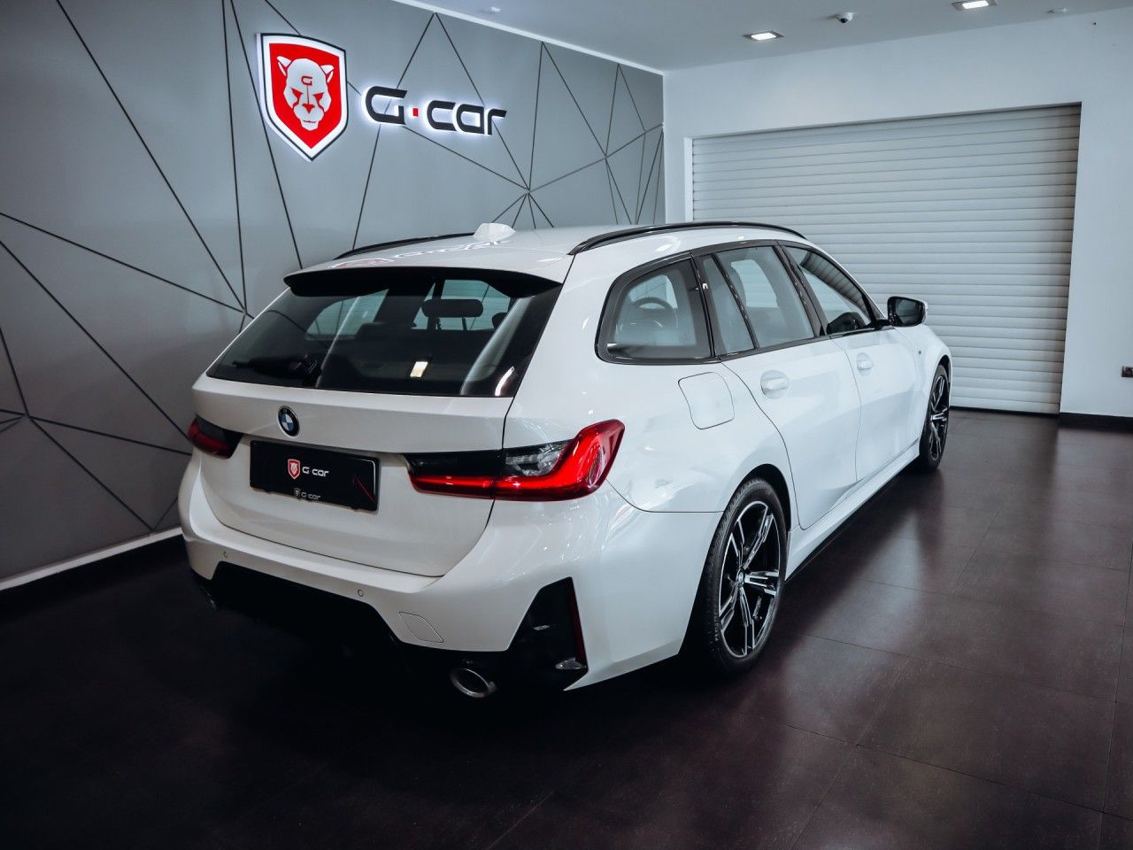 BMW Řada 3, 320d xDrive Touring M-Paket - fotka 5