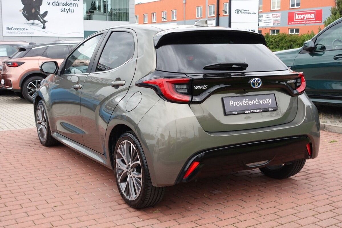 Toyota Yaris, 1.5 HEV  Executive - fotka 6