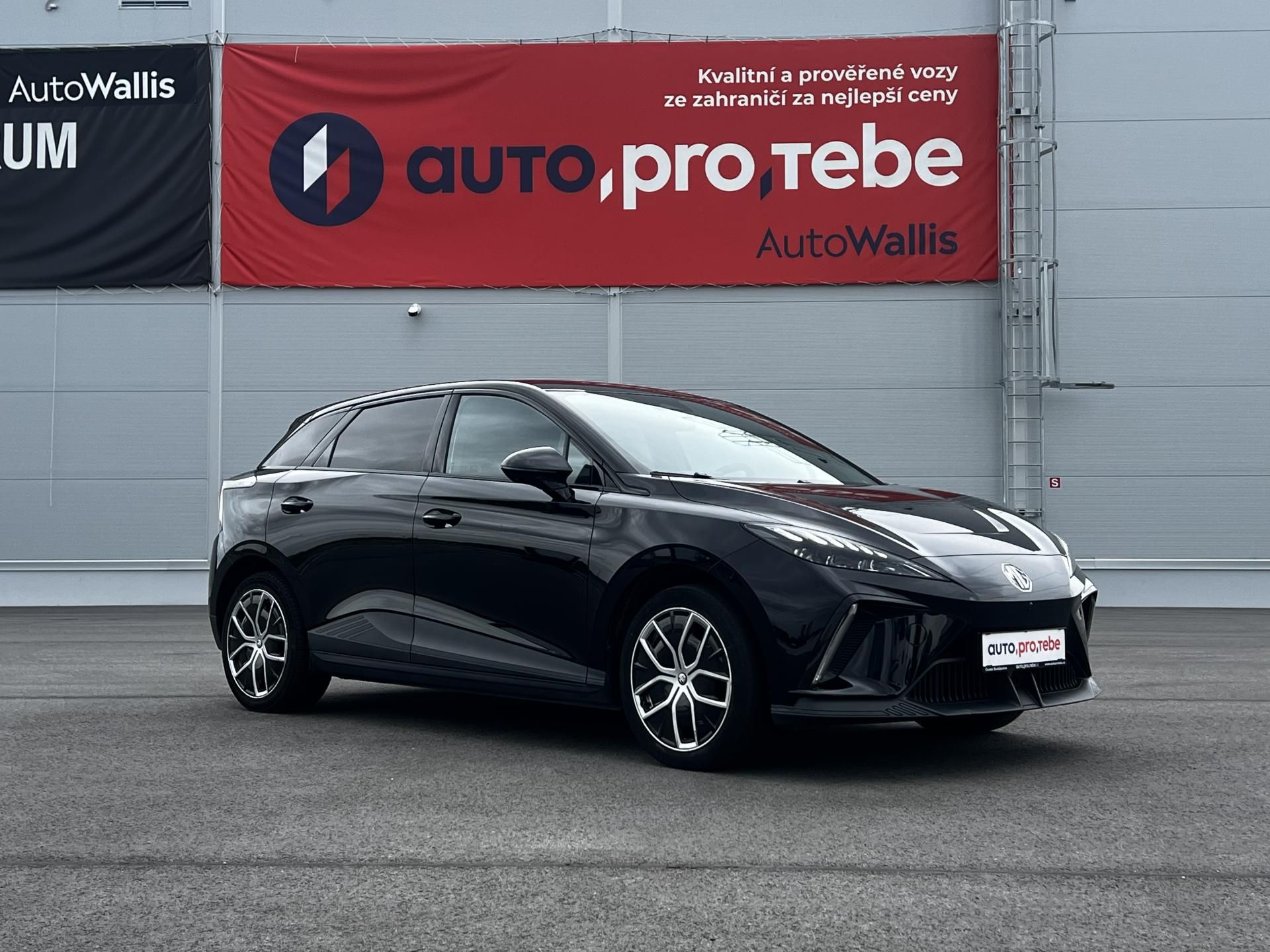 MG MG4, 150kW 64kWh LUXURY 1.Maj DPH - fotka 2
