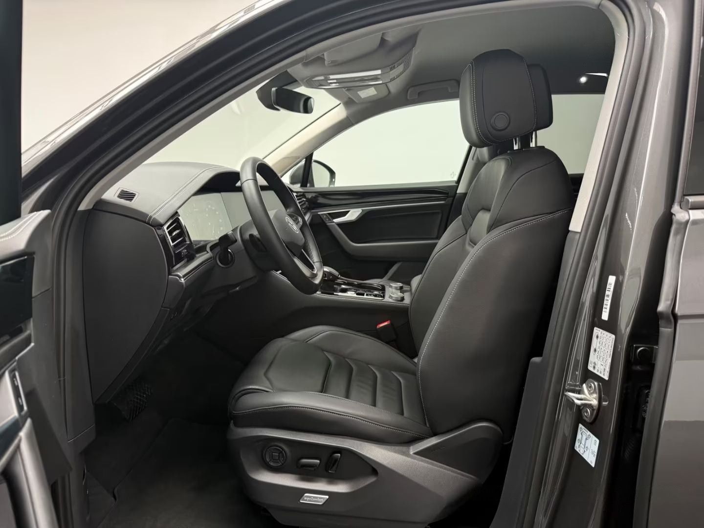Volkswagen Touareg, 3.0 TDI 4Motion* - fotka 6