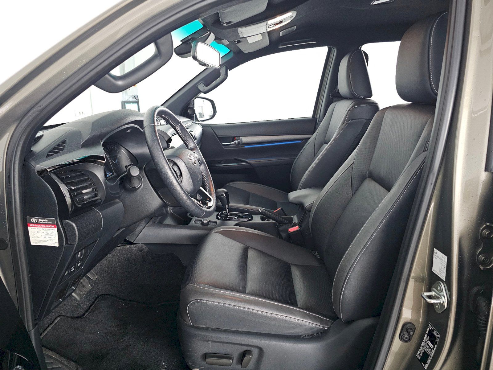 Toyota Hilux, 2.8D-4D 204k 4X4 INVINCIBLE - fotka 6