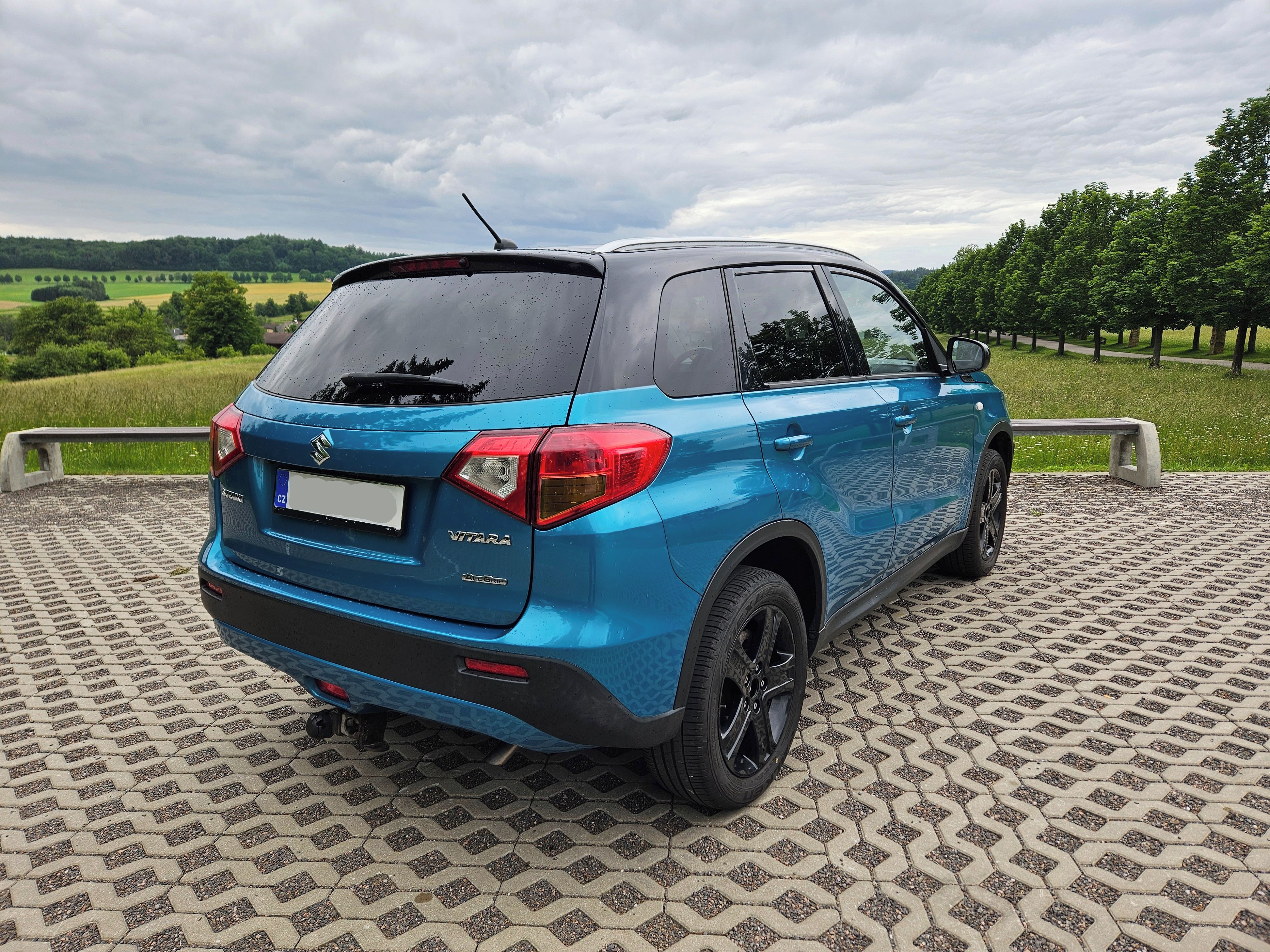Suzuki Vitara, 4X4 1.6i 88KW ACC KAMERA - fotka 3