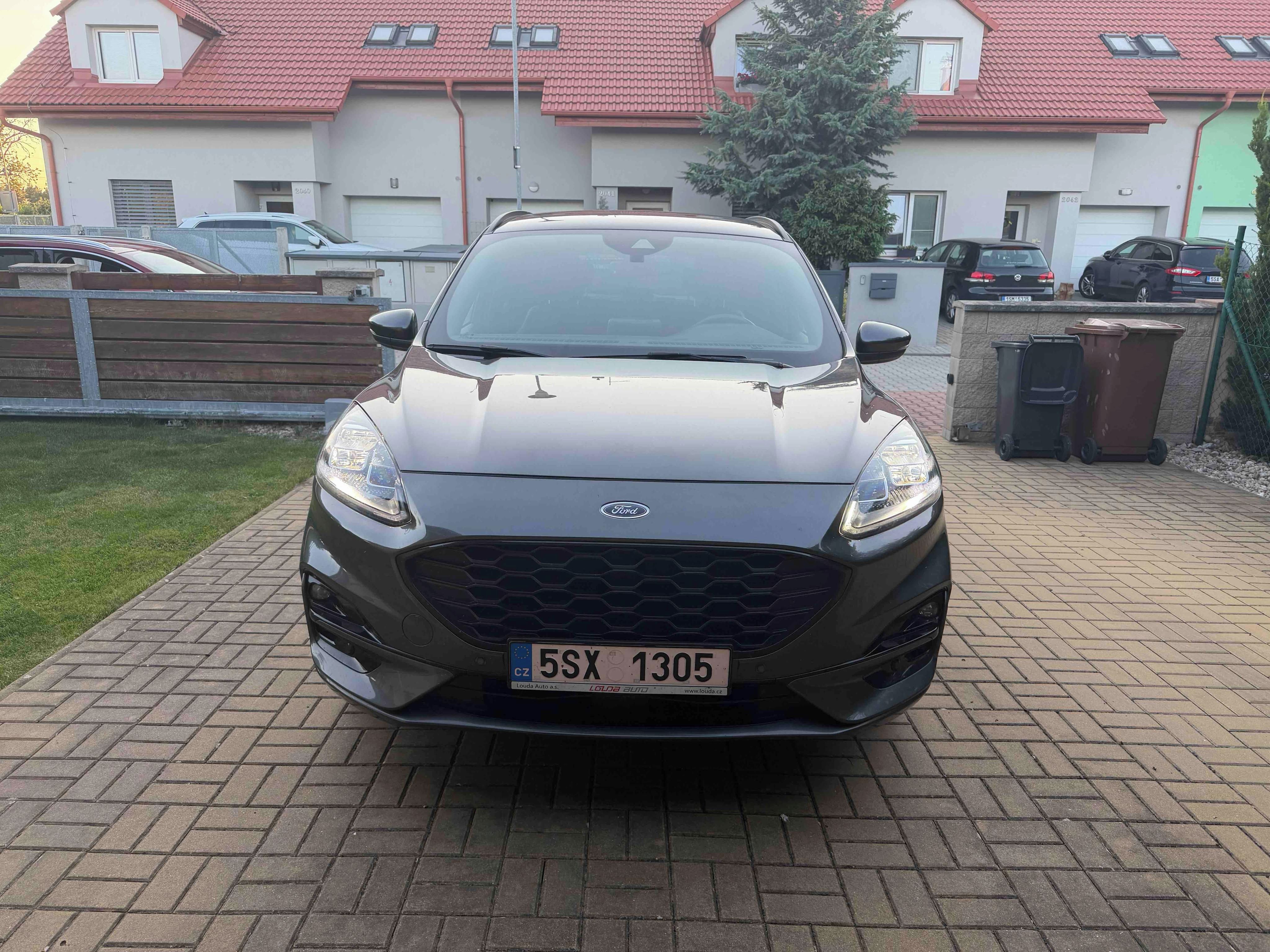 Ford Kuga, 1,5l eco blue, nafta - fotka 3