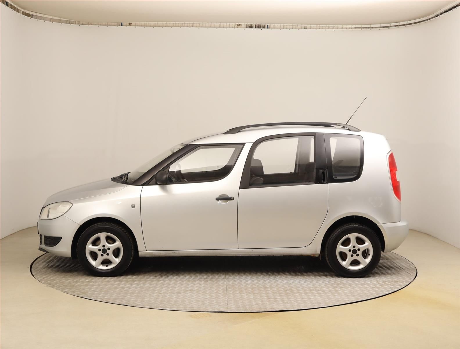 Škoda Roomster, 1.4 16V - fotka 3