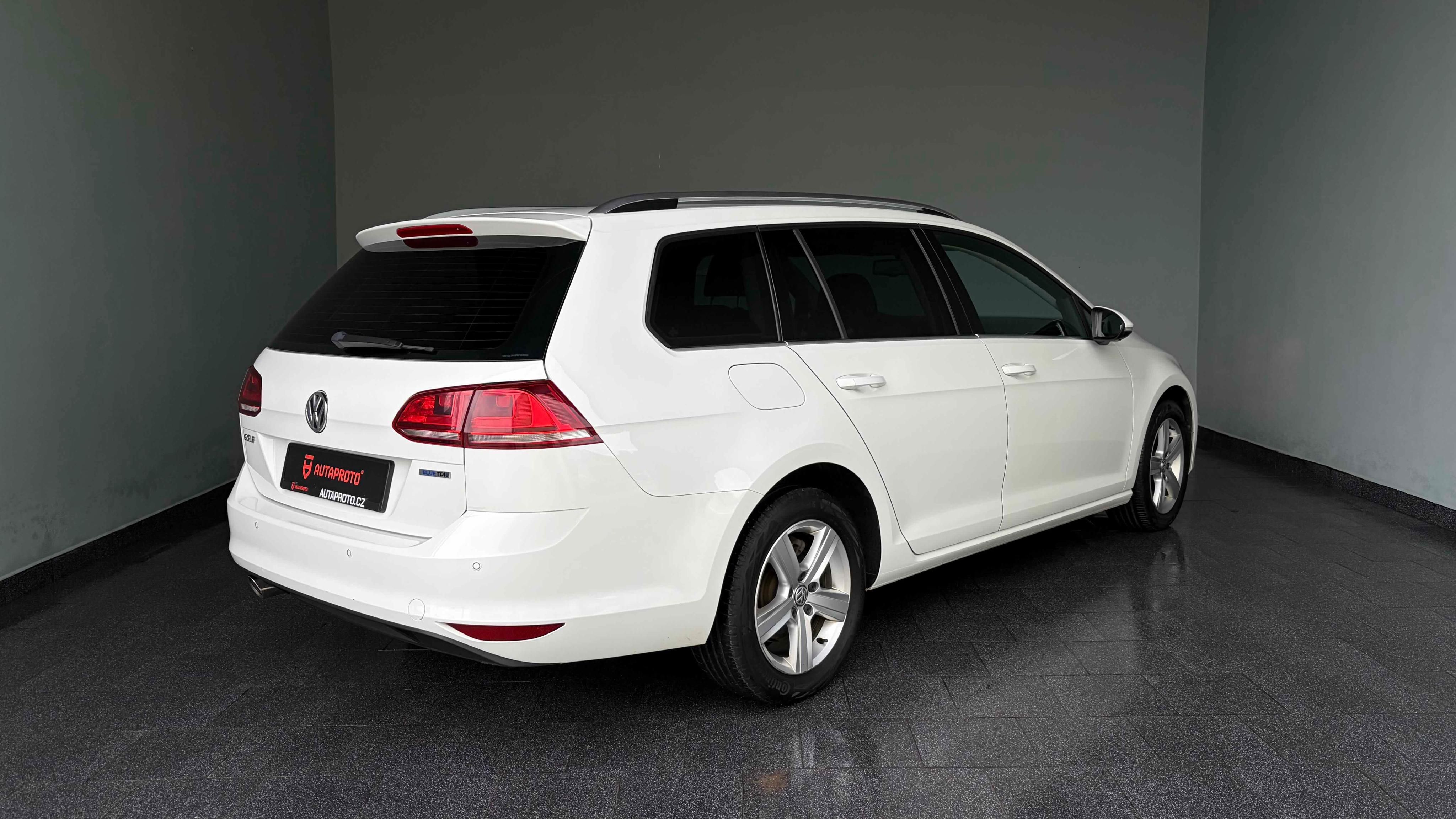 Volkswagen Golf, VII-Variant-1.6TDi-81kW-DSG-CZ - fotka 6