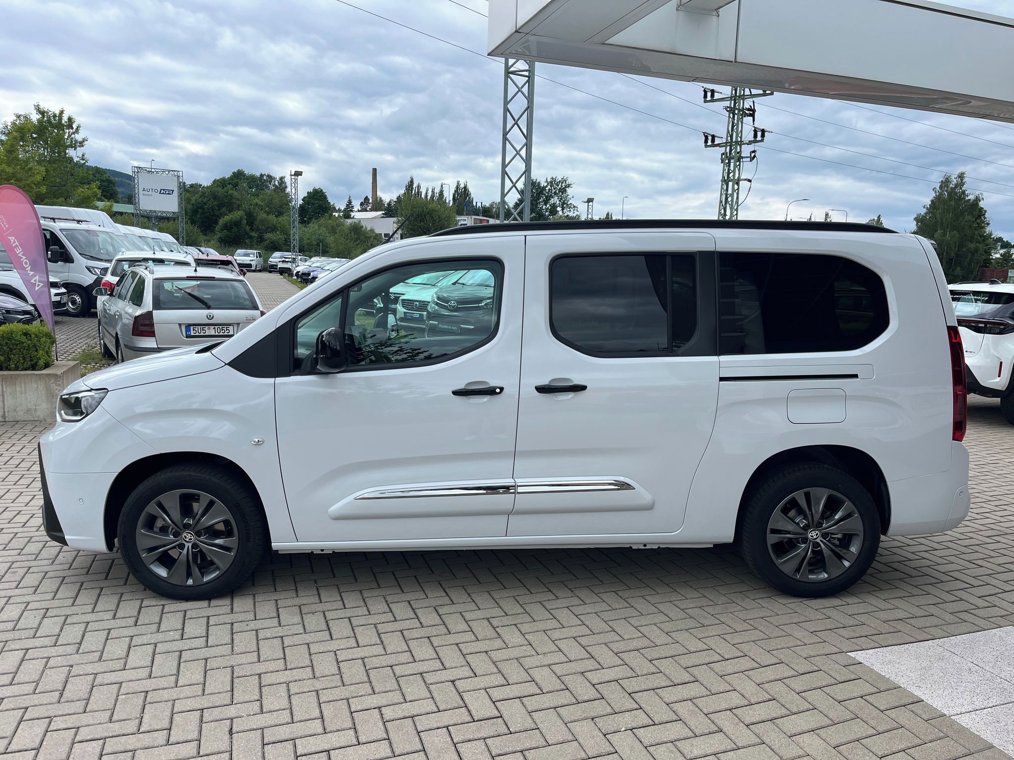 Toyota Proace City Verso, 1.5 D 96kW VIP AT 7S Long + TZ - fotka 3