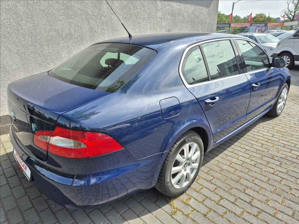 Škoda Superb, 1,4 TSi 92Kw Klima ESP PDC - fotka 6