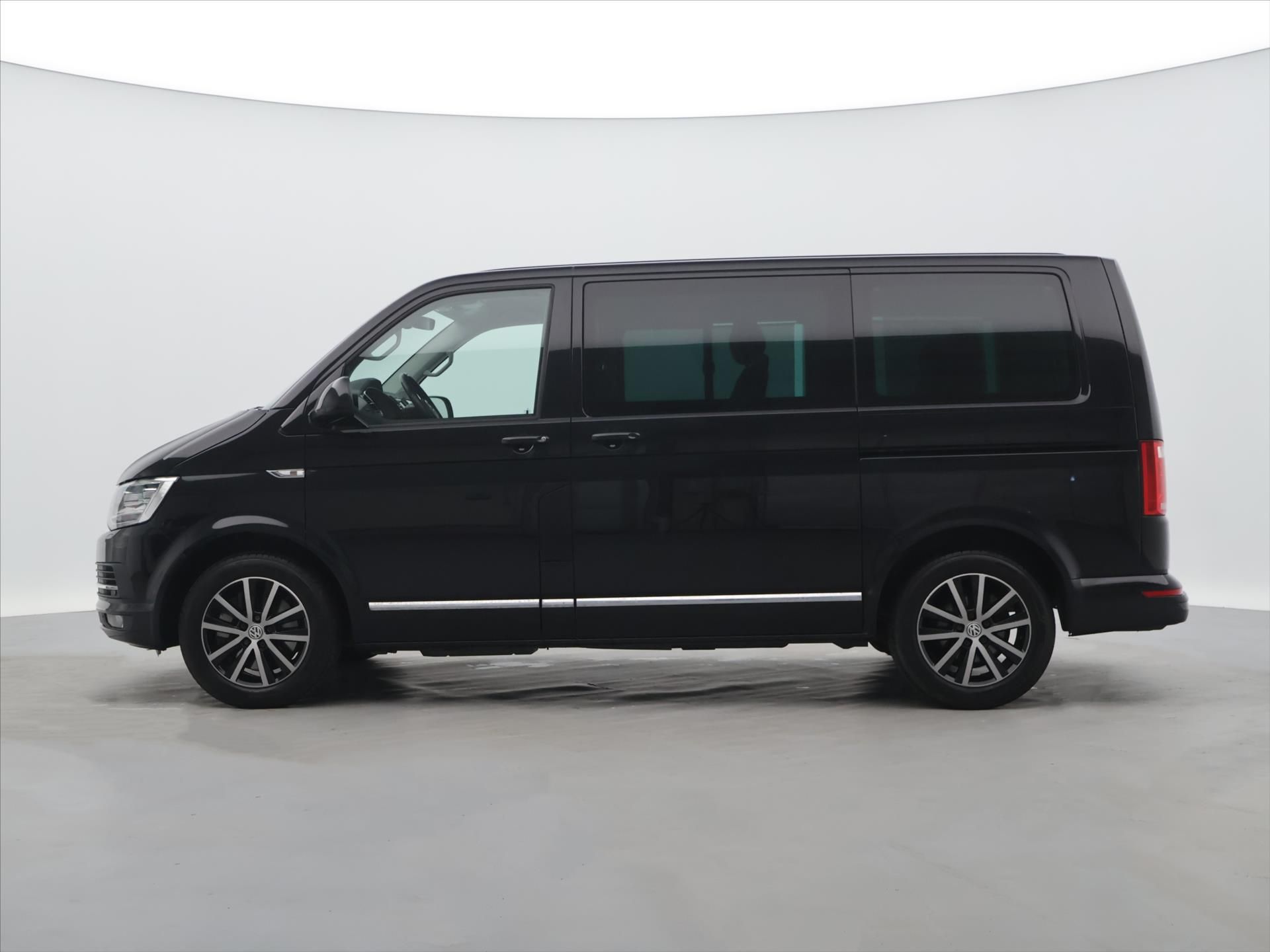 Volkswagen Multivan, 2,0 TDI 150kW Highline LED - fotka 4