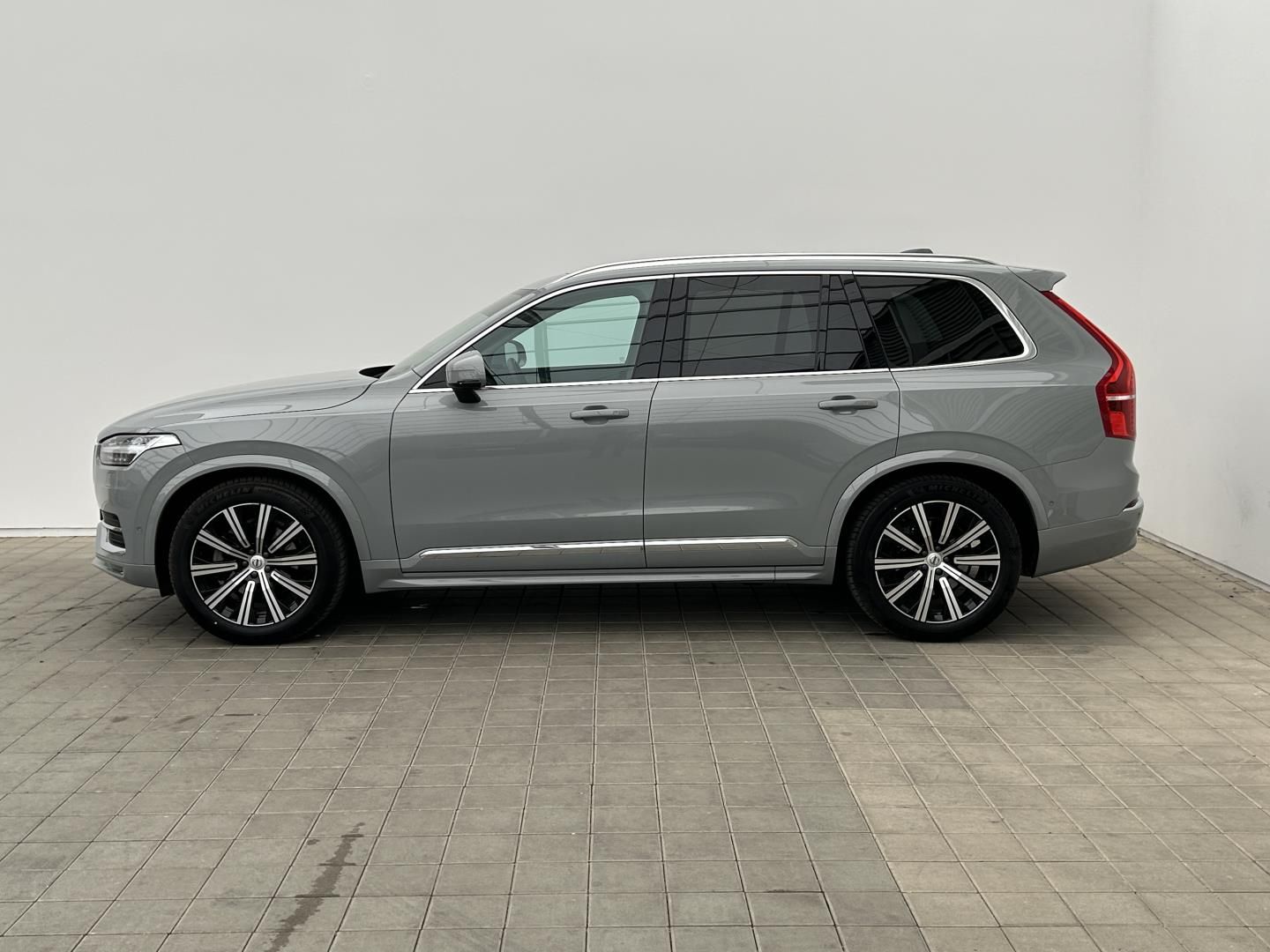 Volvo XC90, 2.0B5 184kW 4x4  Plus - fotka 3