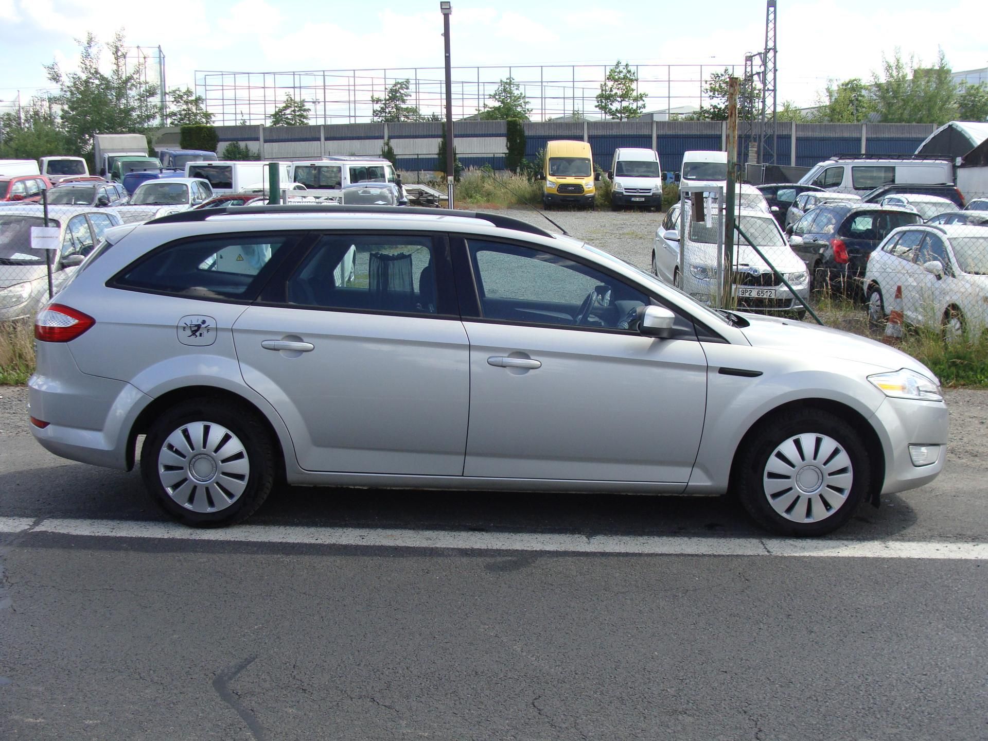 Ford Mondeo, 2.0 TDCi, 103 kW, klimatizace - fotka 6