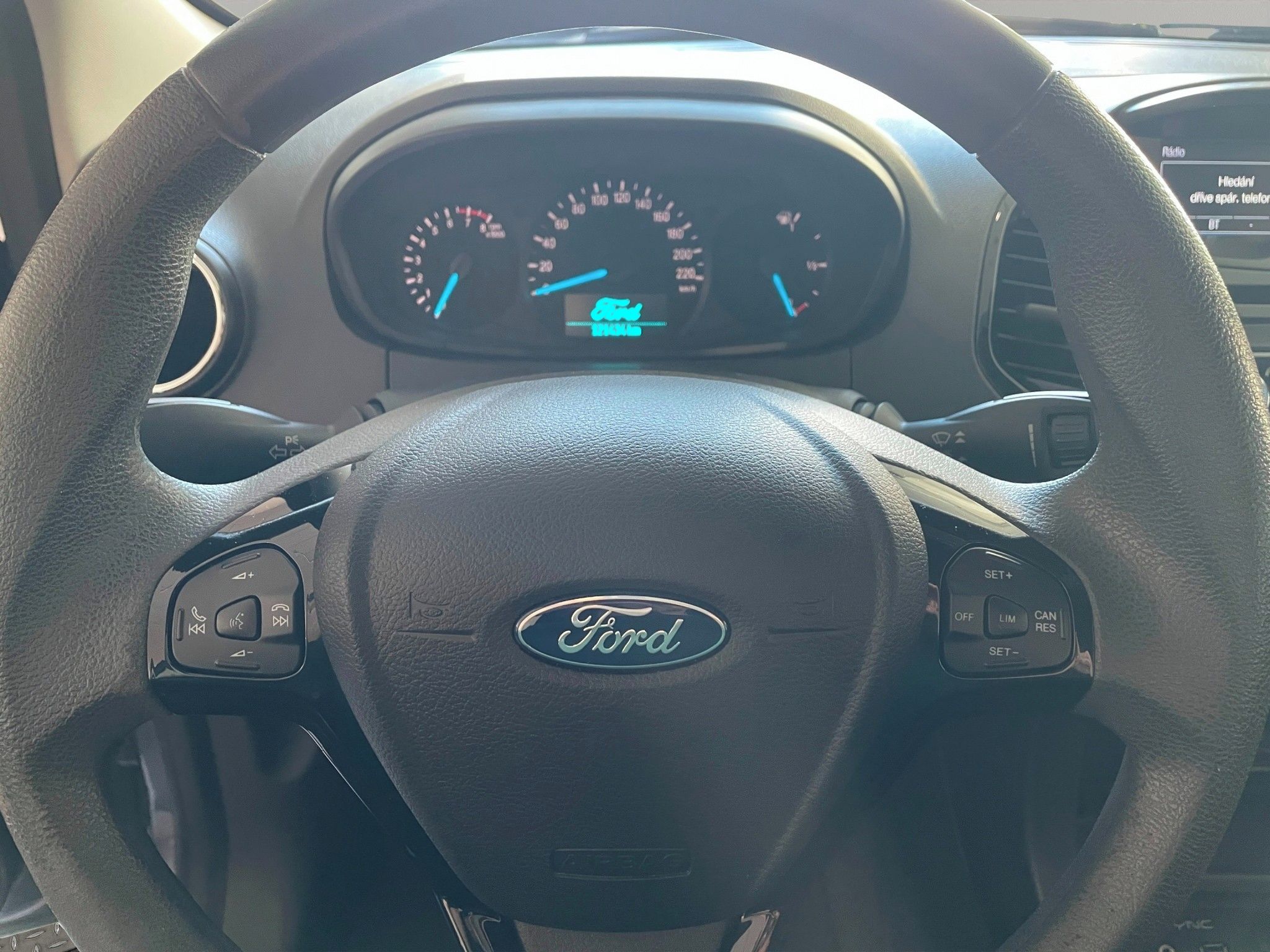 Ford KA+, Ultimate 1.2 Ti-VCT 63kW - fotka 6