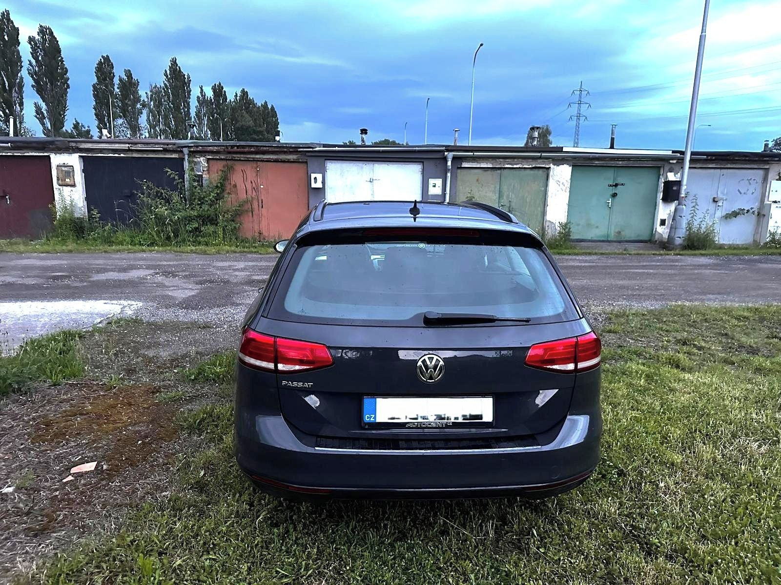 Volkswagen Passat, 2.0 TDI-comfortline,servisován - fotka 5