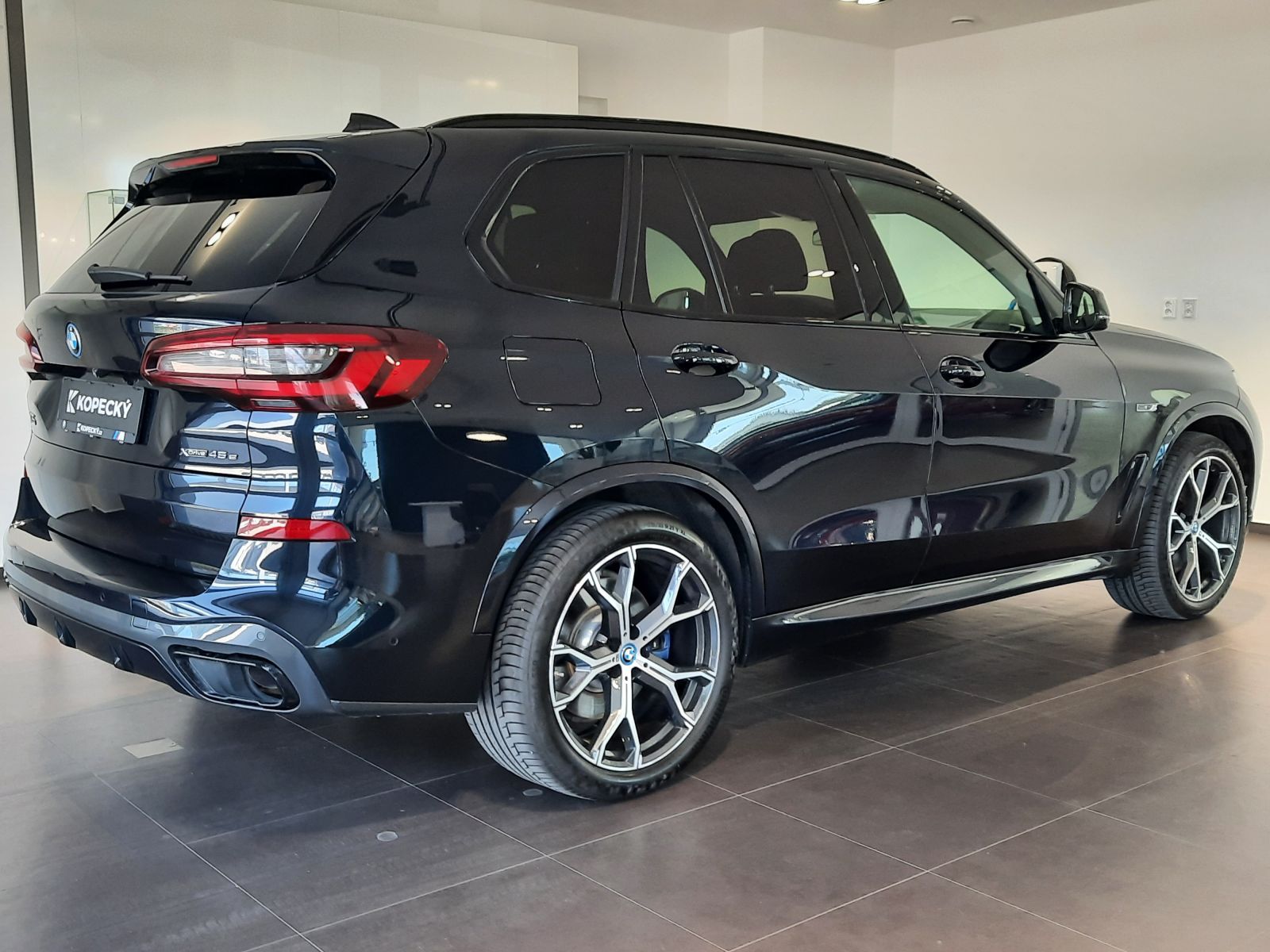 BMW X5, xDrive45e M Sport - fotka 6