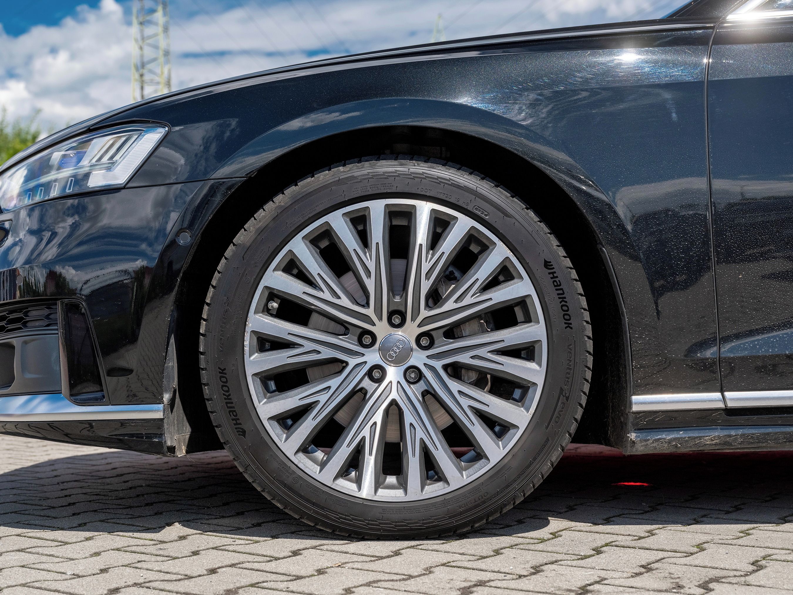 Audi A8, S-line, po velkém servisu - fotka 5
