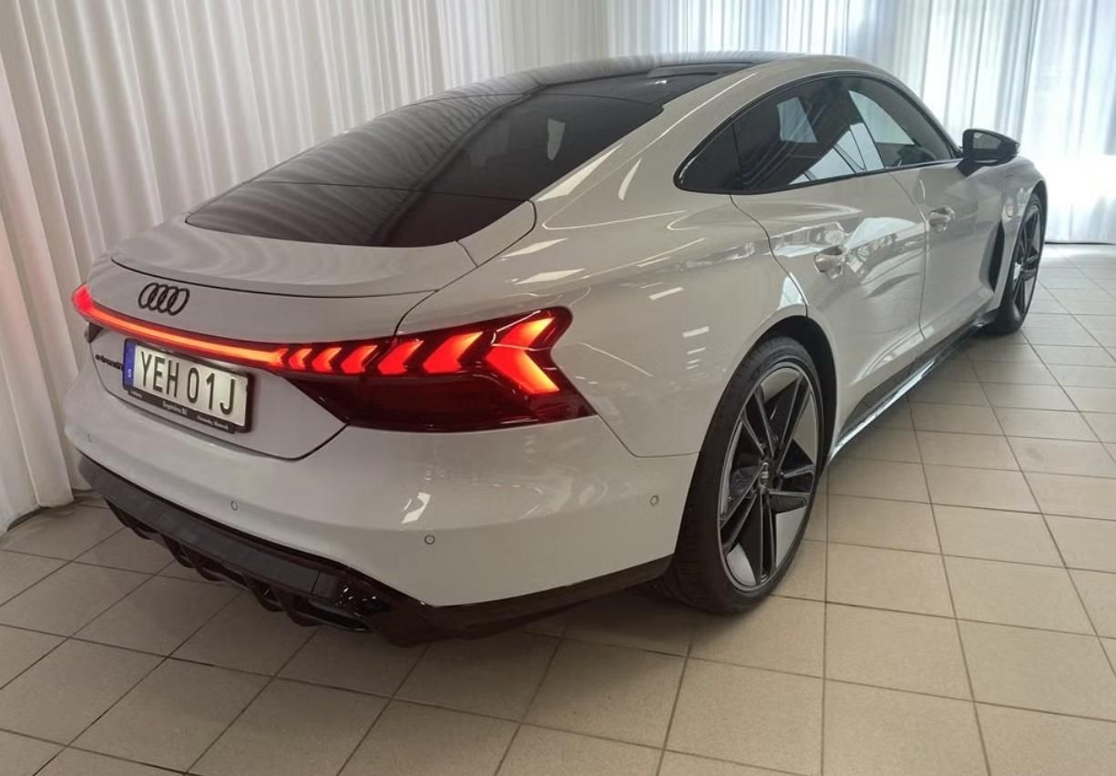 Audi e-tron GT, Quattro 360k HuD Pano Matrix - fotka 3