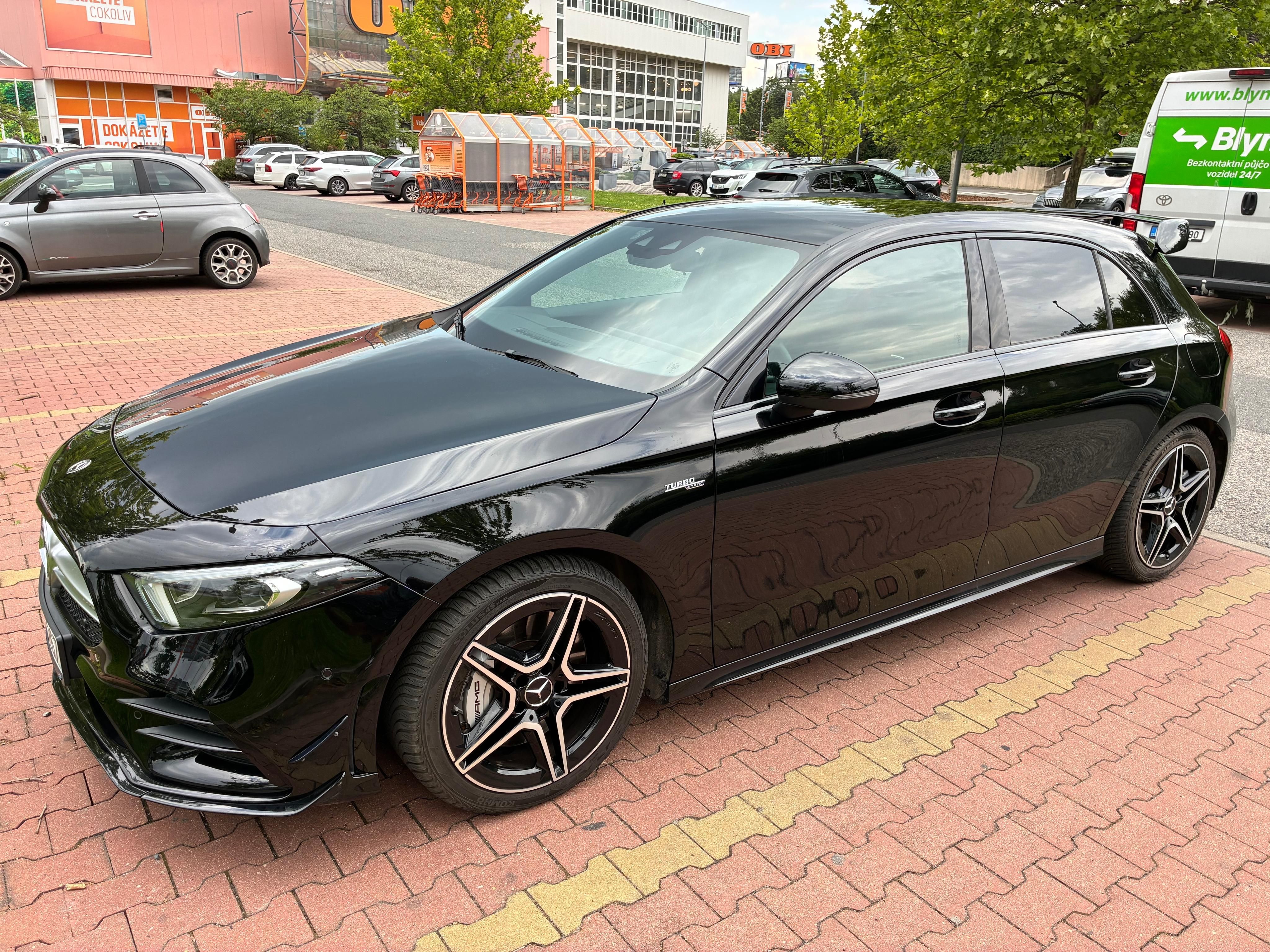 Mercedes-Benz Třídy A, A35 AMG, 4 MATIC - fotka 2
