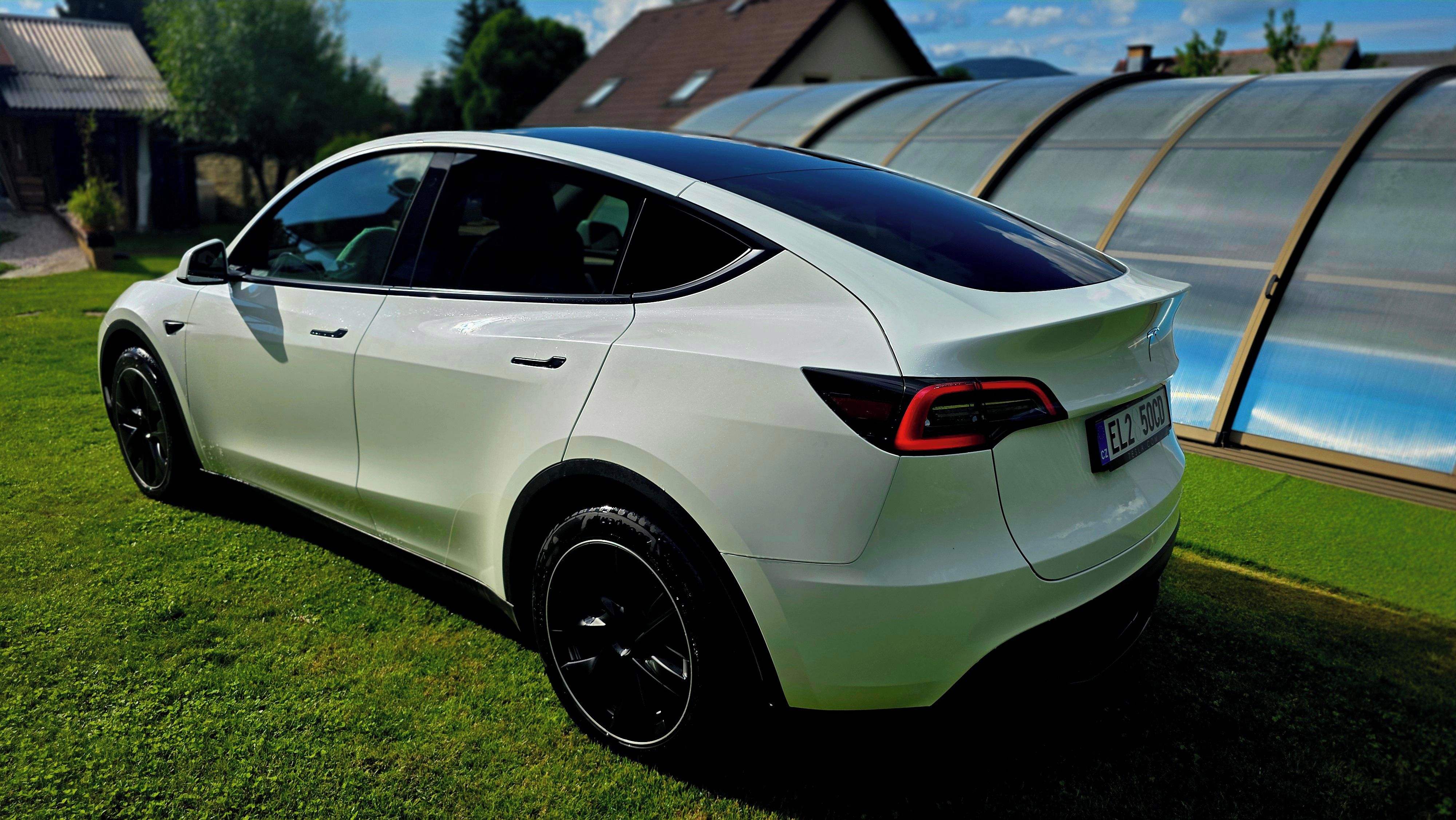 Tesla Model Y, 22.777 km/odpočet DPH/nová CZ - fotka 5