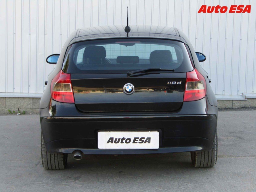 BMW Řada 1, 2.0d - fotka 5