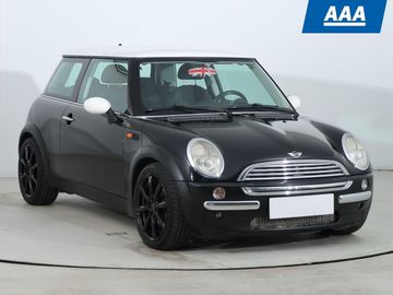 Cooper, po STK, zamluveno