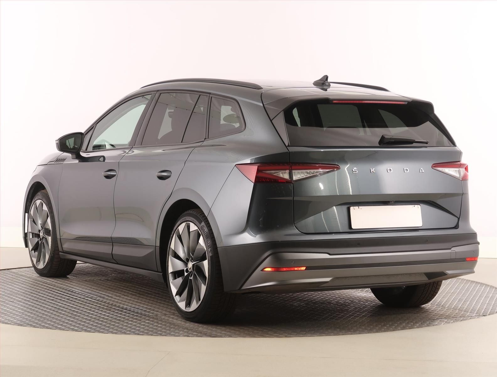 Škoda Enyaq iV, 60 (62 kWh), SoH 91%, Automat - fotka 4