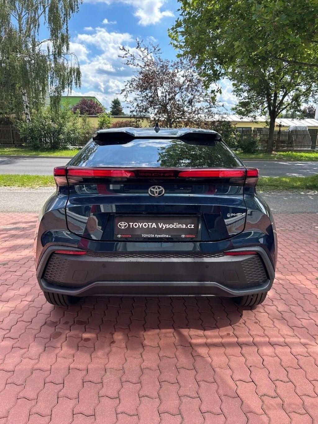 Toyota C-HR, 2,0 Plug-in Hybrid 220 koní - fotka 6