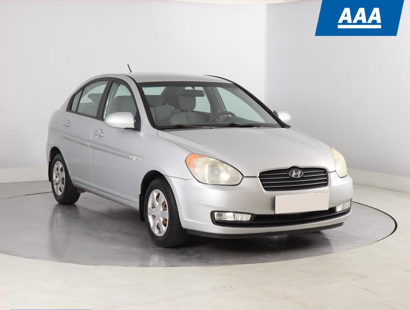 Hyundai Accent, 1.4i, po STK, rezervace