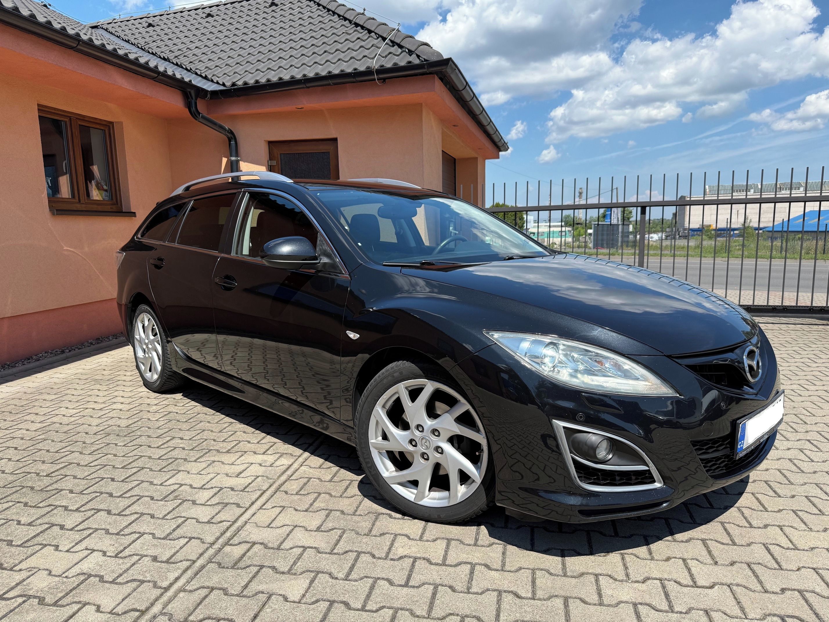 Mazda 6, GH 2.2d, kůže, Bose, keyless - fotka 2