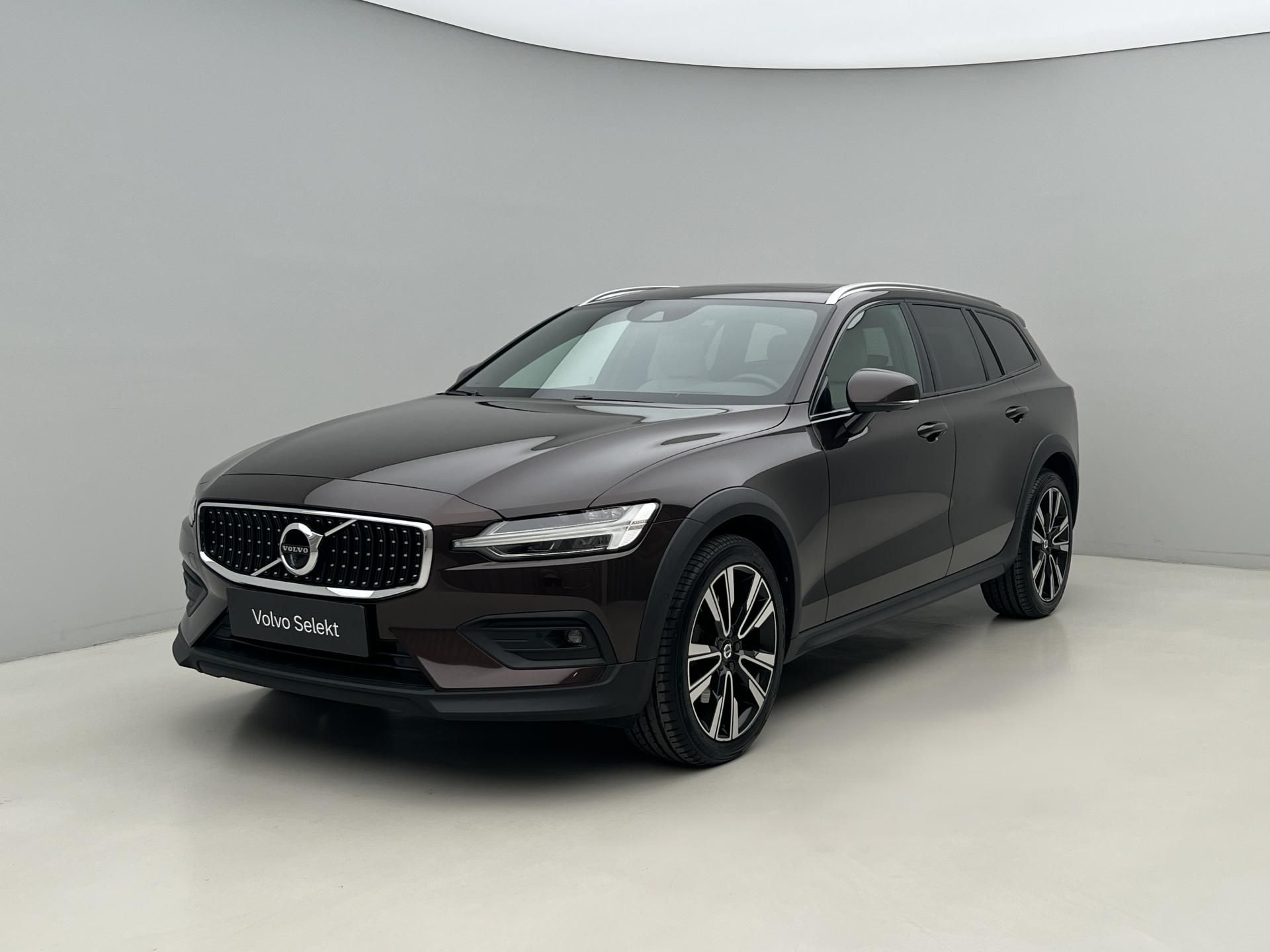 Volvo V60, CC B4 AWD PRO AUT CZ