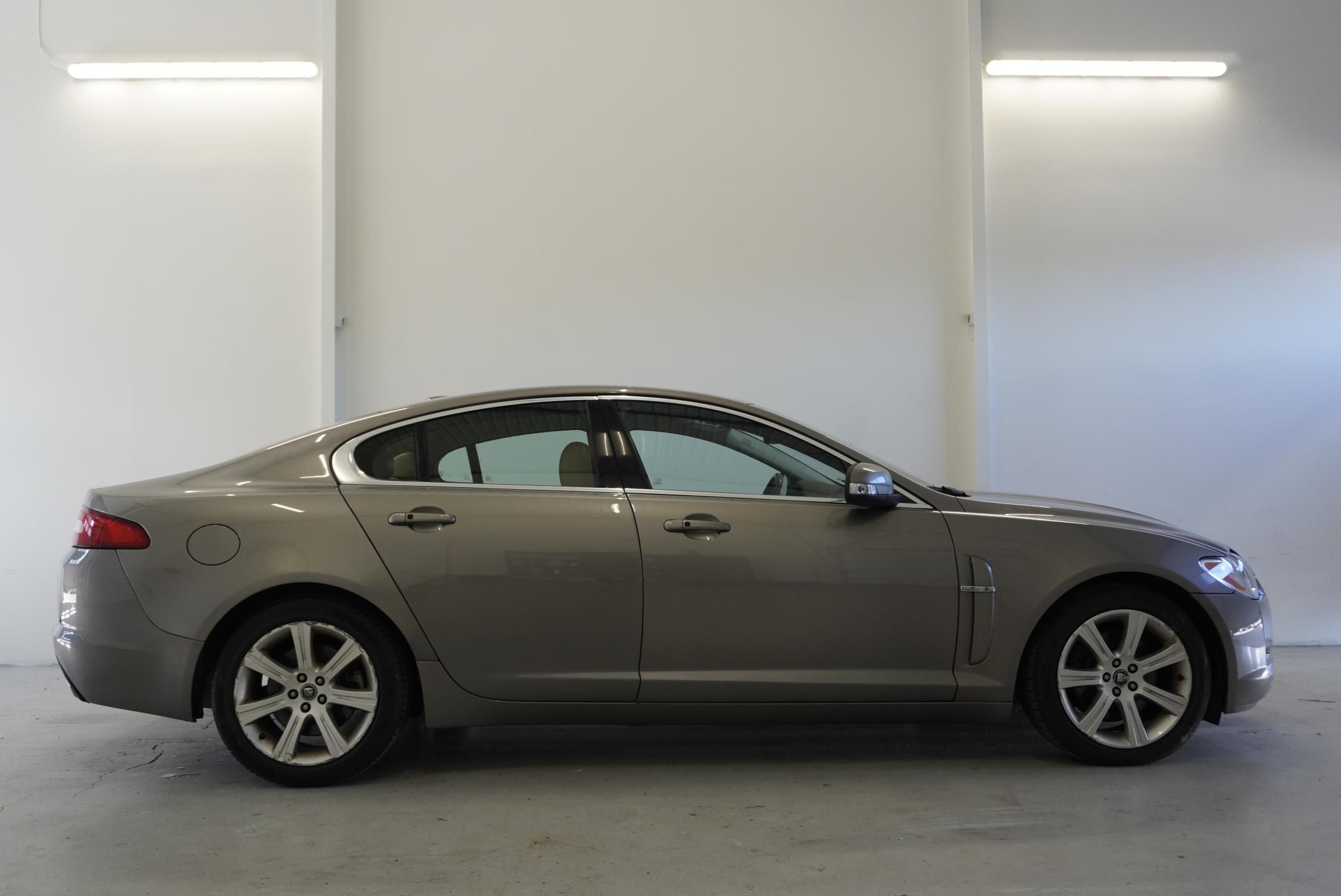 Jaguar XF, 4.2 V8 PREMIUM LUXURY - fotka 4