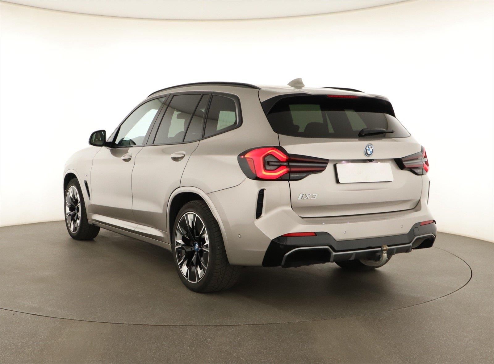 BMW iX3, 80 kWh - fotka 4