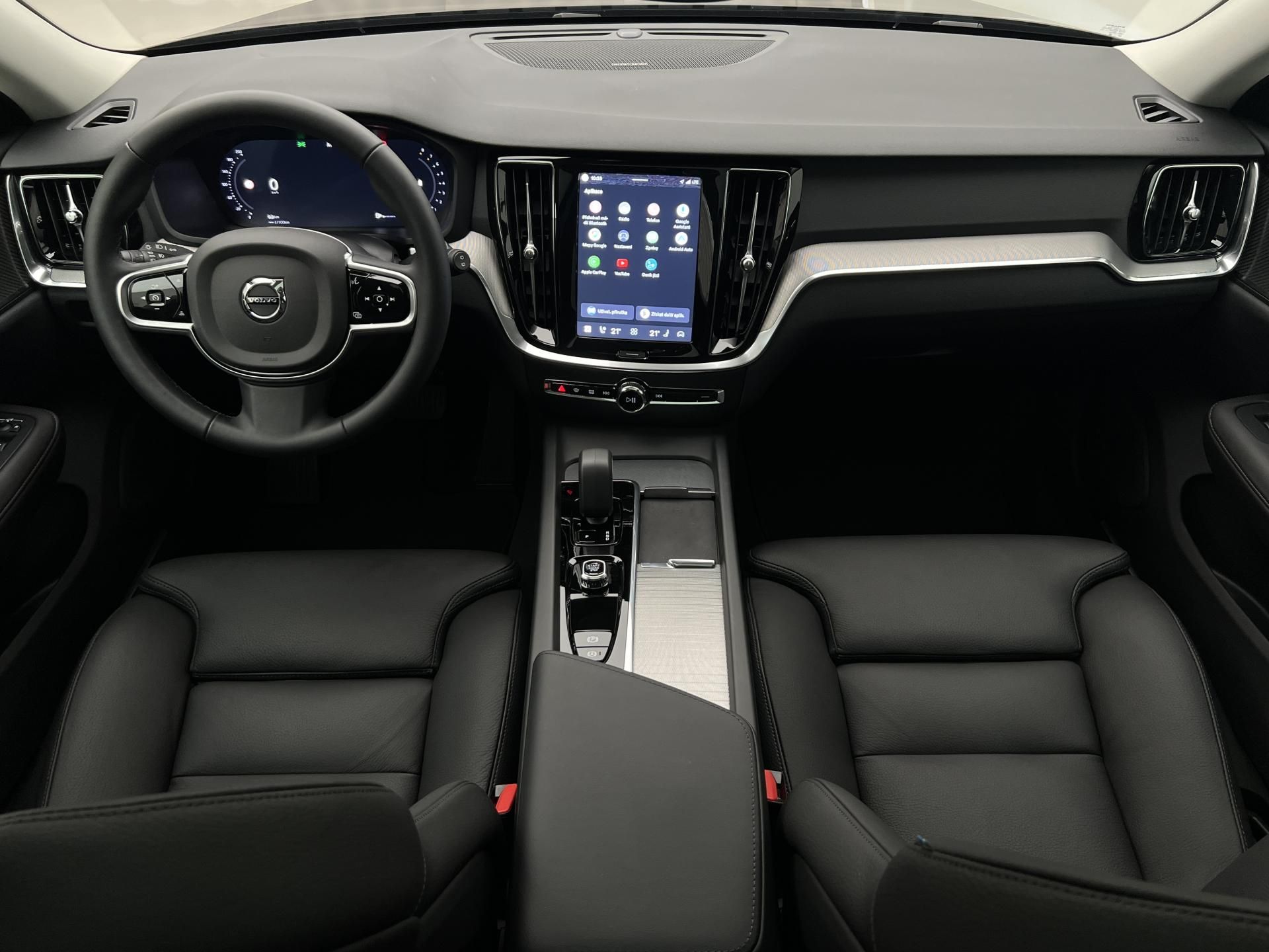 Volvo V60, B4 DARK PLUS AUT - fotka 2