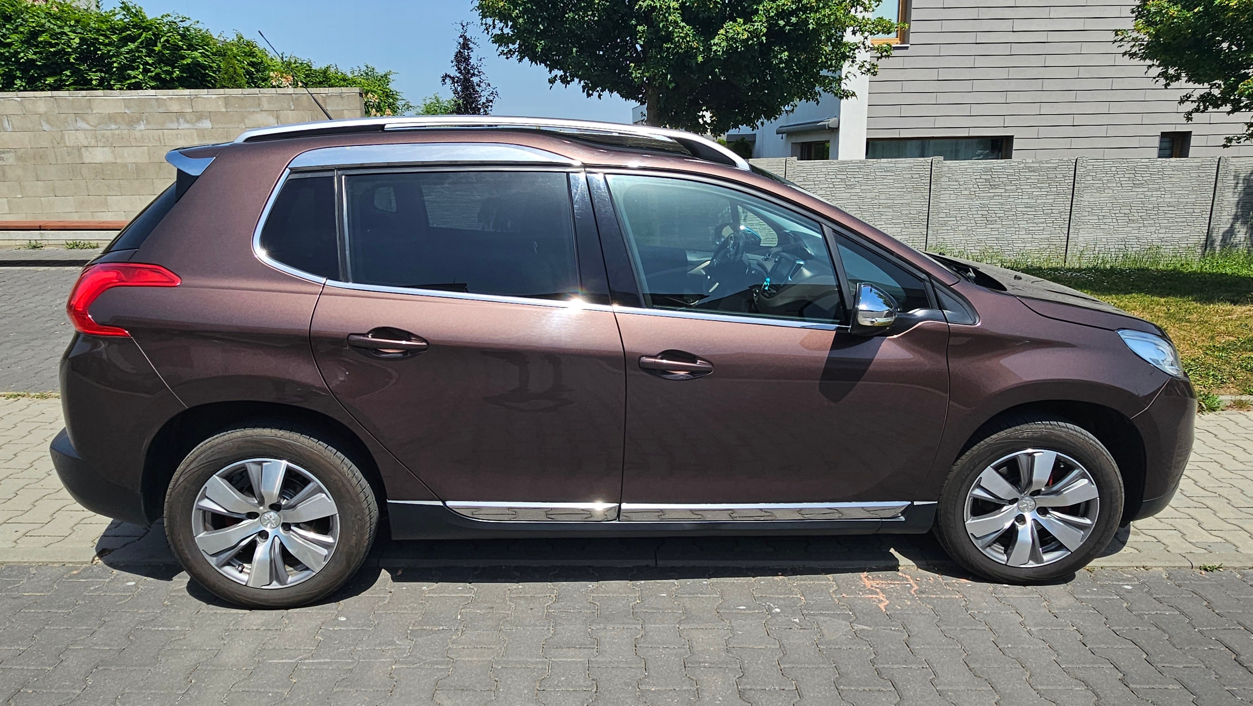 Peugeot 2008, Peugeot 2008 1.6 HDI garážován - fotka 2