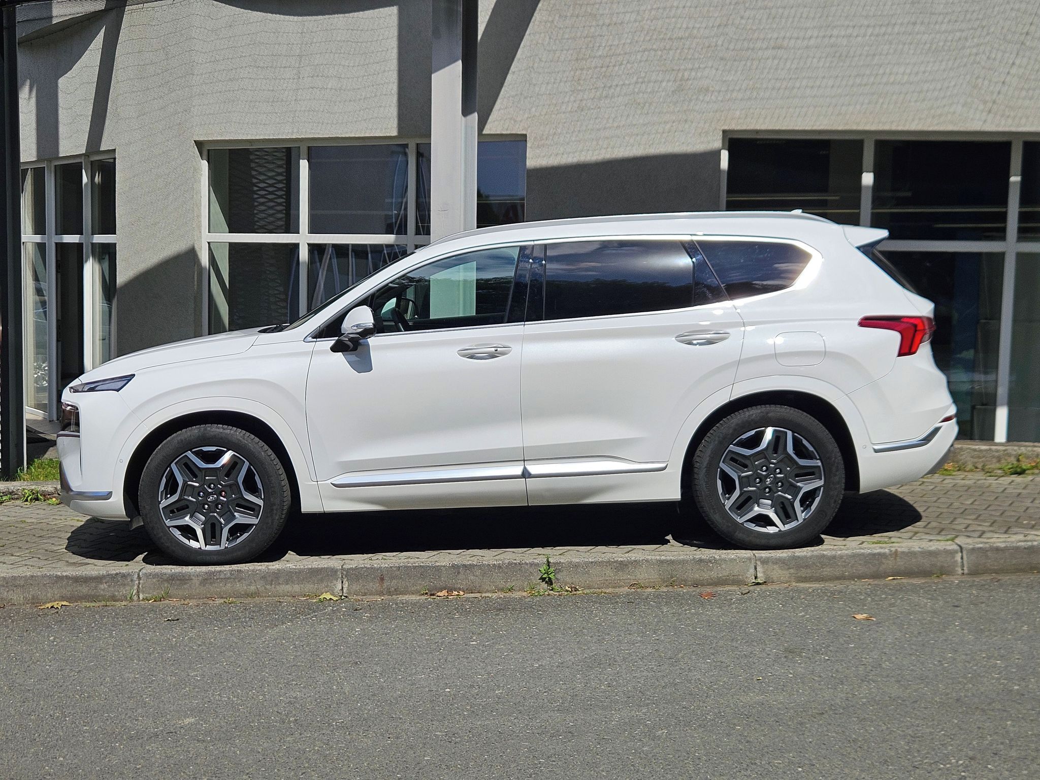 Hyundai Santa Fe, 1.6 T-GDi PHEV,1.maj., Luxury - fotka 2