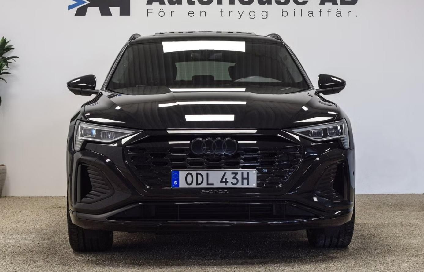 Audi Q8 e-tron, 55 Q S-Line 360k 4 zóny Pano. - fotka 4