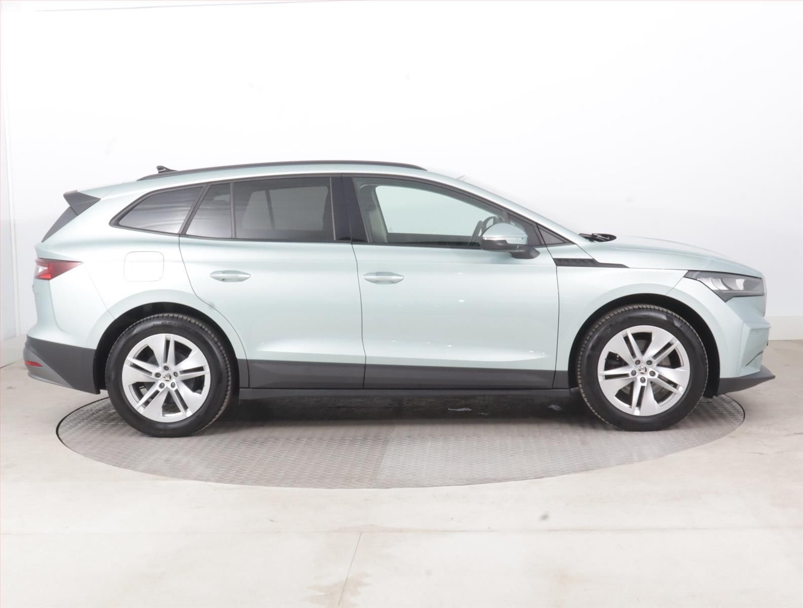 Škoda Enyaq iV, iV 60 (62 kWh), SoH 93% - fotka 6