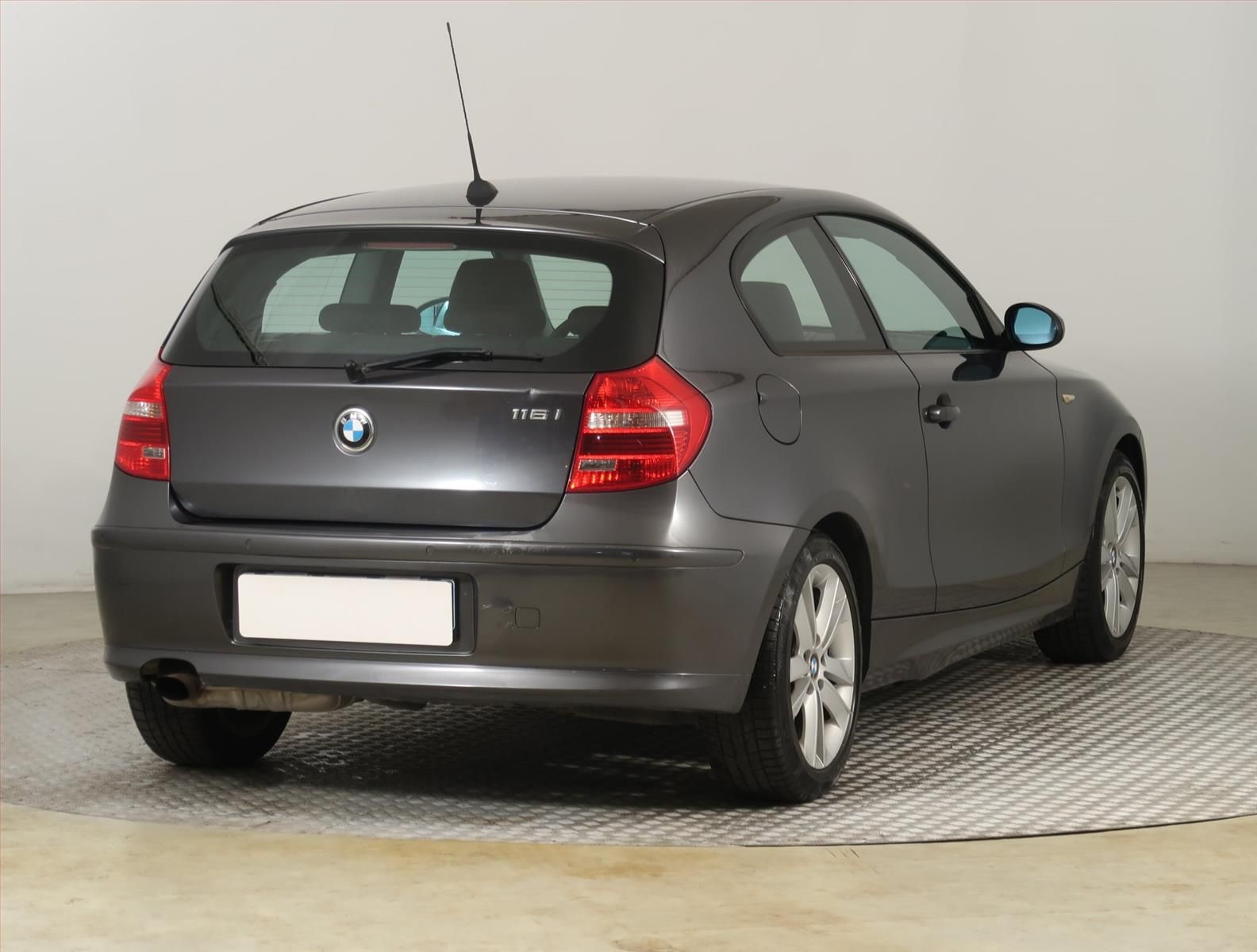 BMW Řada 1, 116i, Parkovací asistent - fotka 5