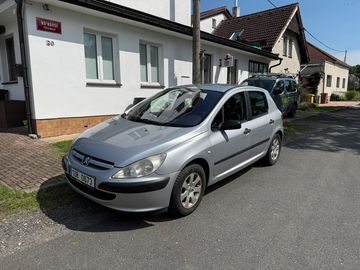 1.6 16v 80 kW Nová STK CarPlay