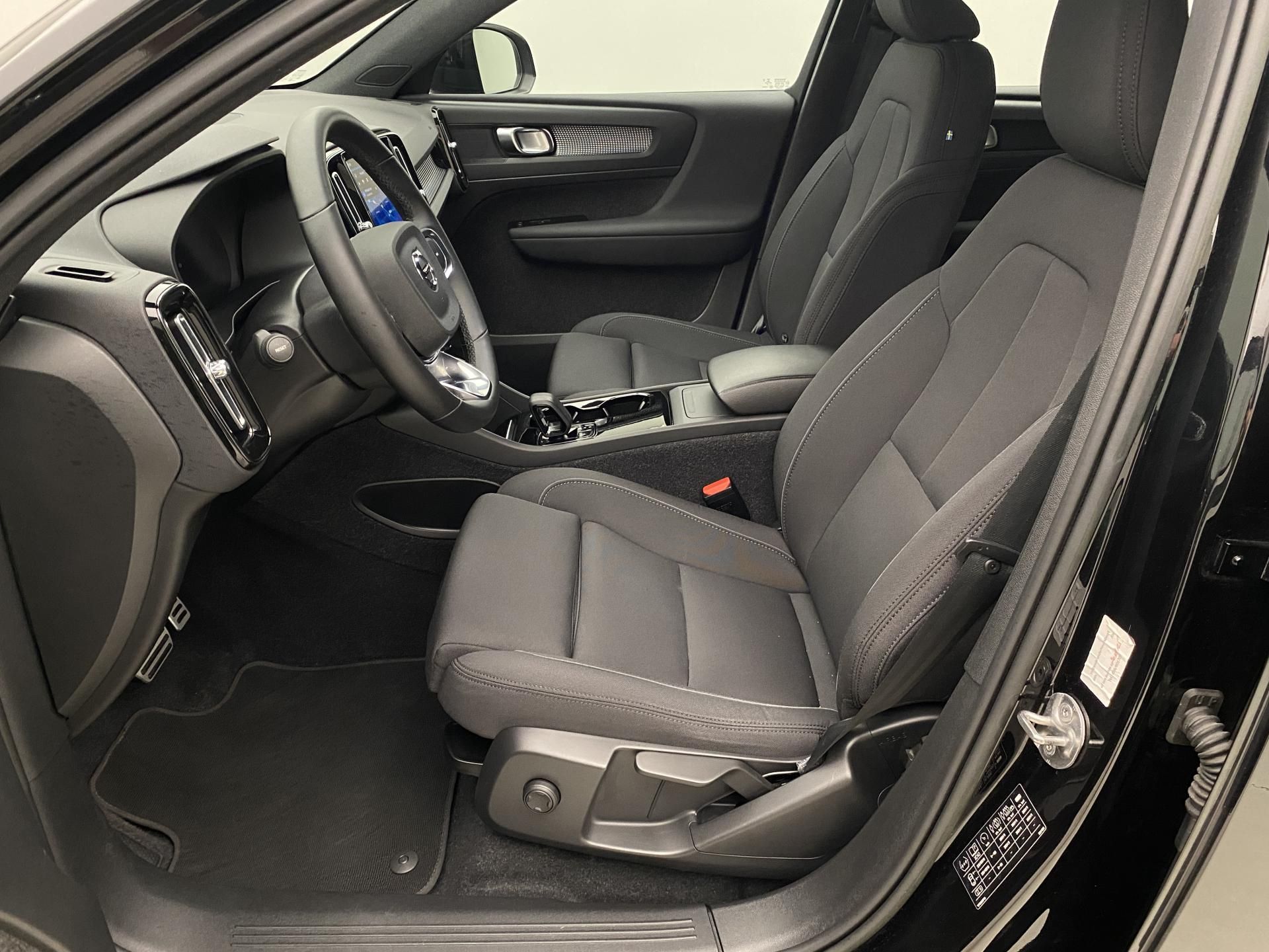 Volvo XC40, PURE ELECTRIC RECHAGRE CORE - fotka 3