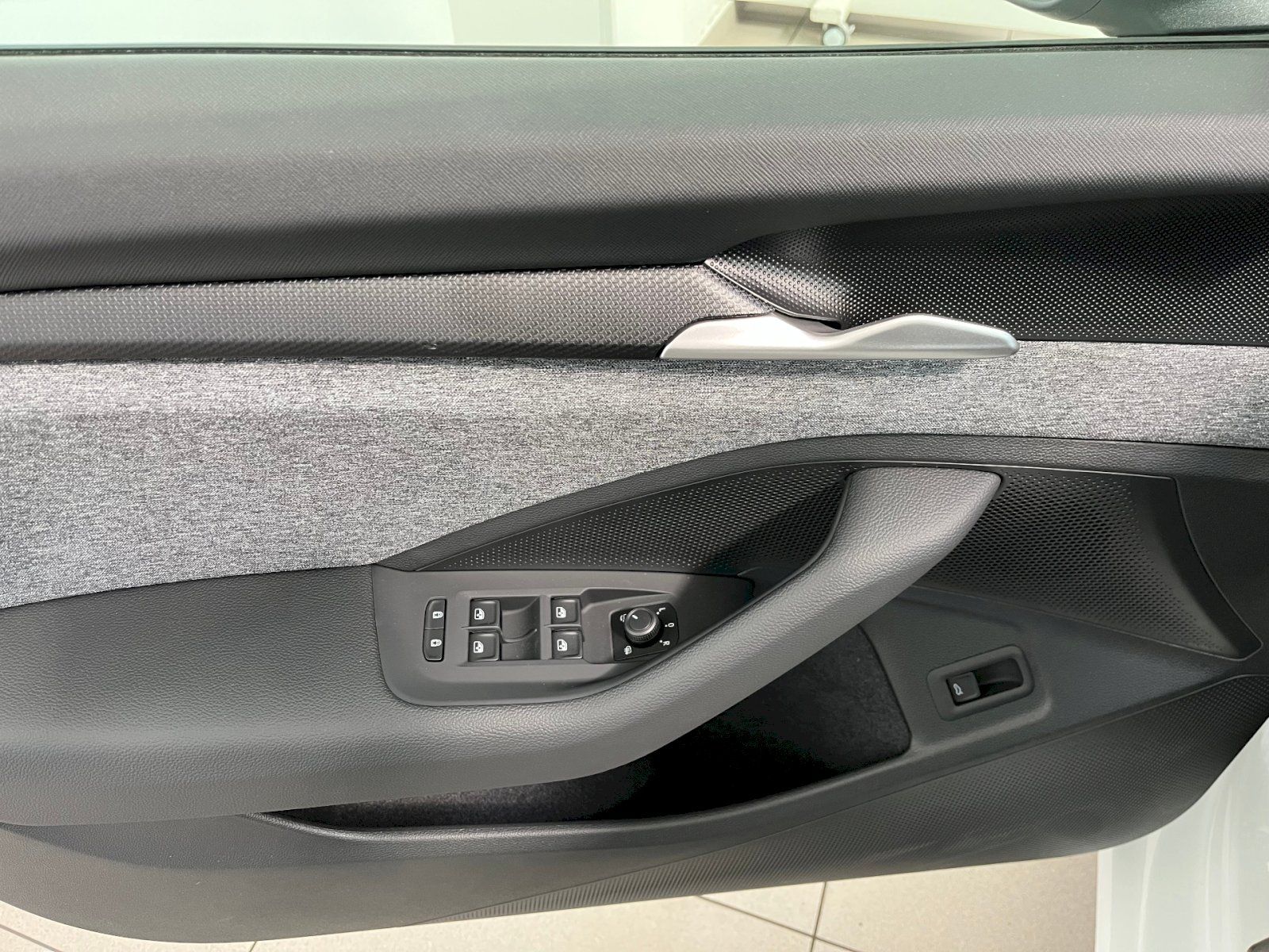 Škoda Superb, Combi 2.0 TDI 110 kW A7F Selec - fotka 6