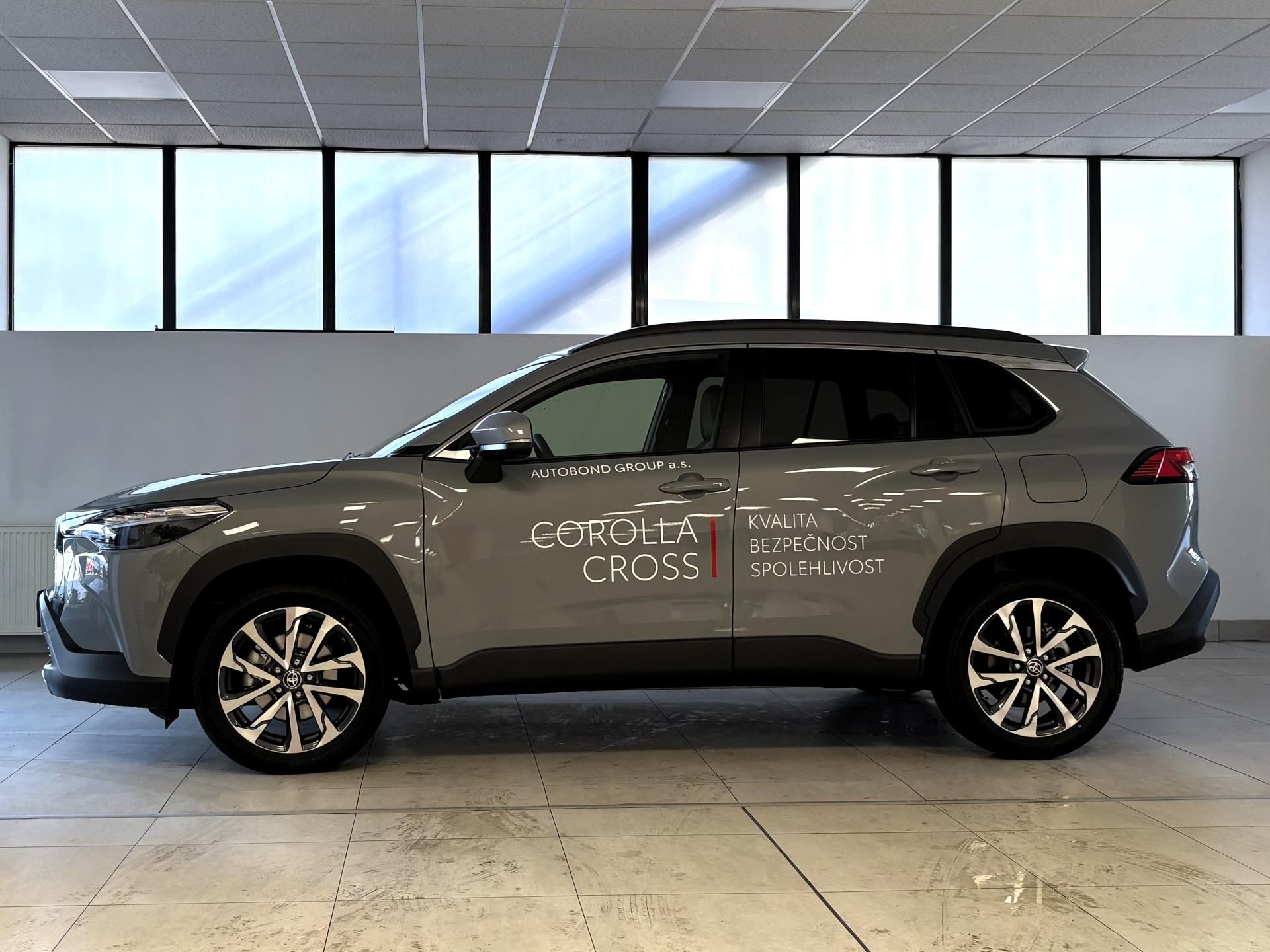 Toyota Corolla Cross, 2.0 Hybrid (197 k), e-CVT, 4x2 - fotka 3