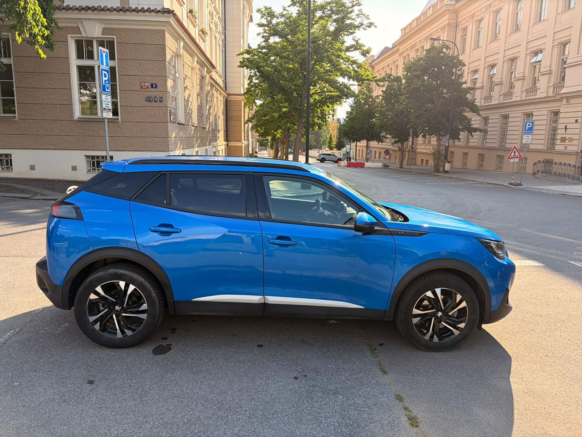 Peugeot 2008, e-2008 Allure Pack - fotka 6