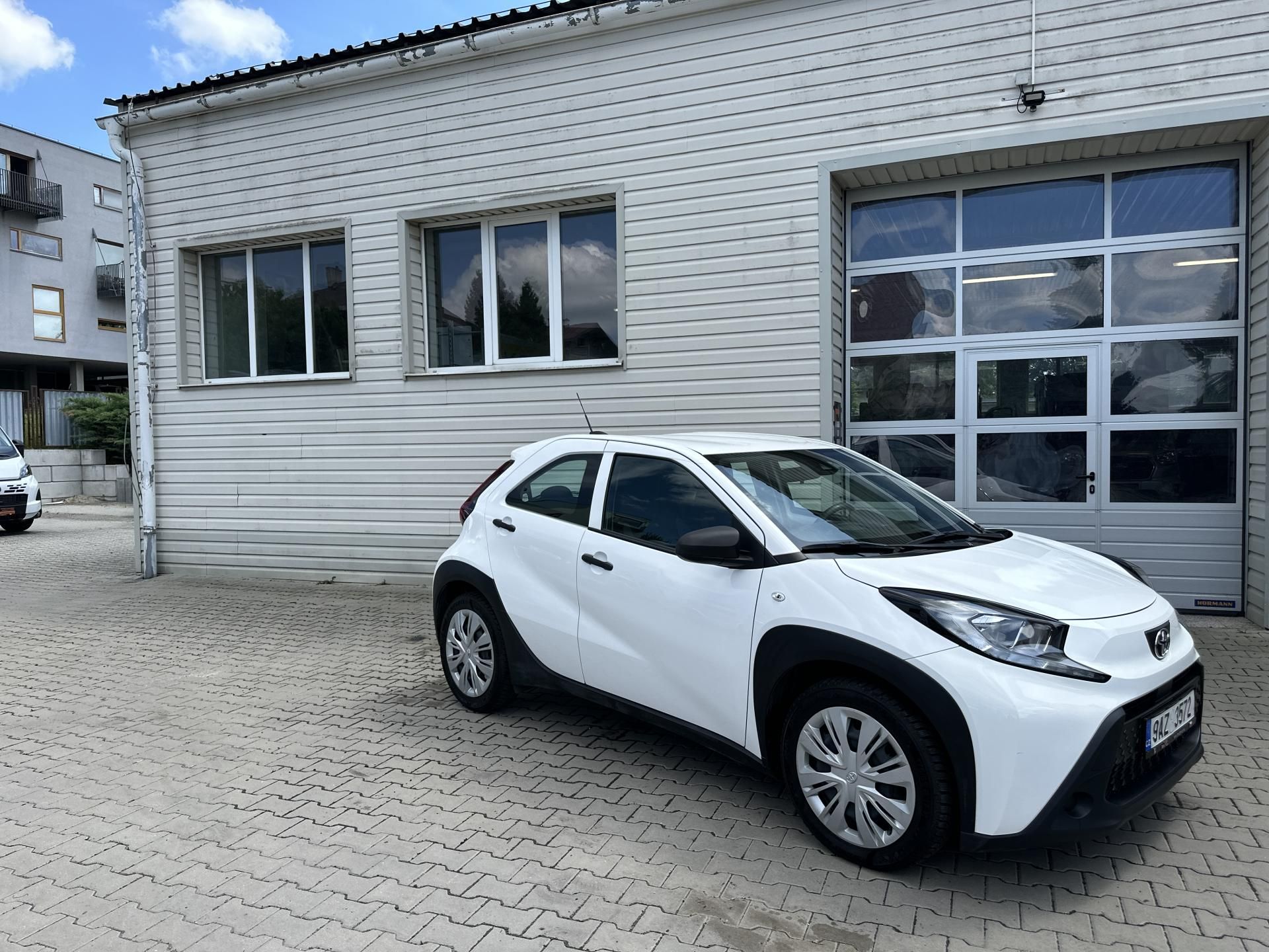 Toyota Aygo, X-1.0i-53KW-KLIMA-Č.R.- - fotka 2