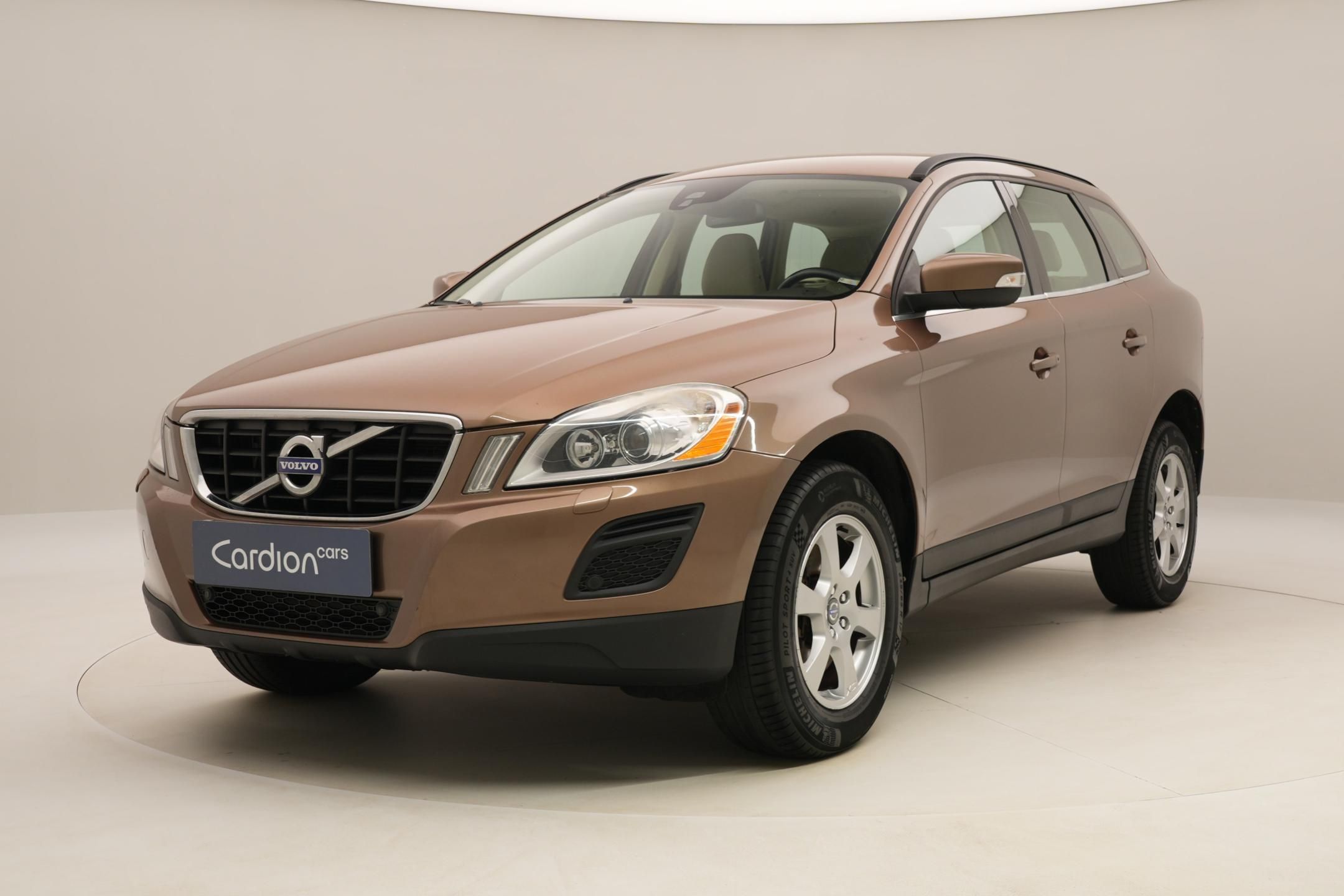 Volvo XC60, D4 AWD MOMENTUM CZ