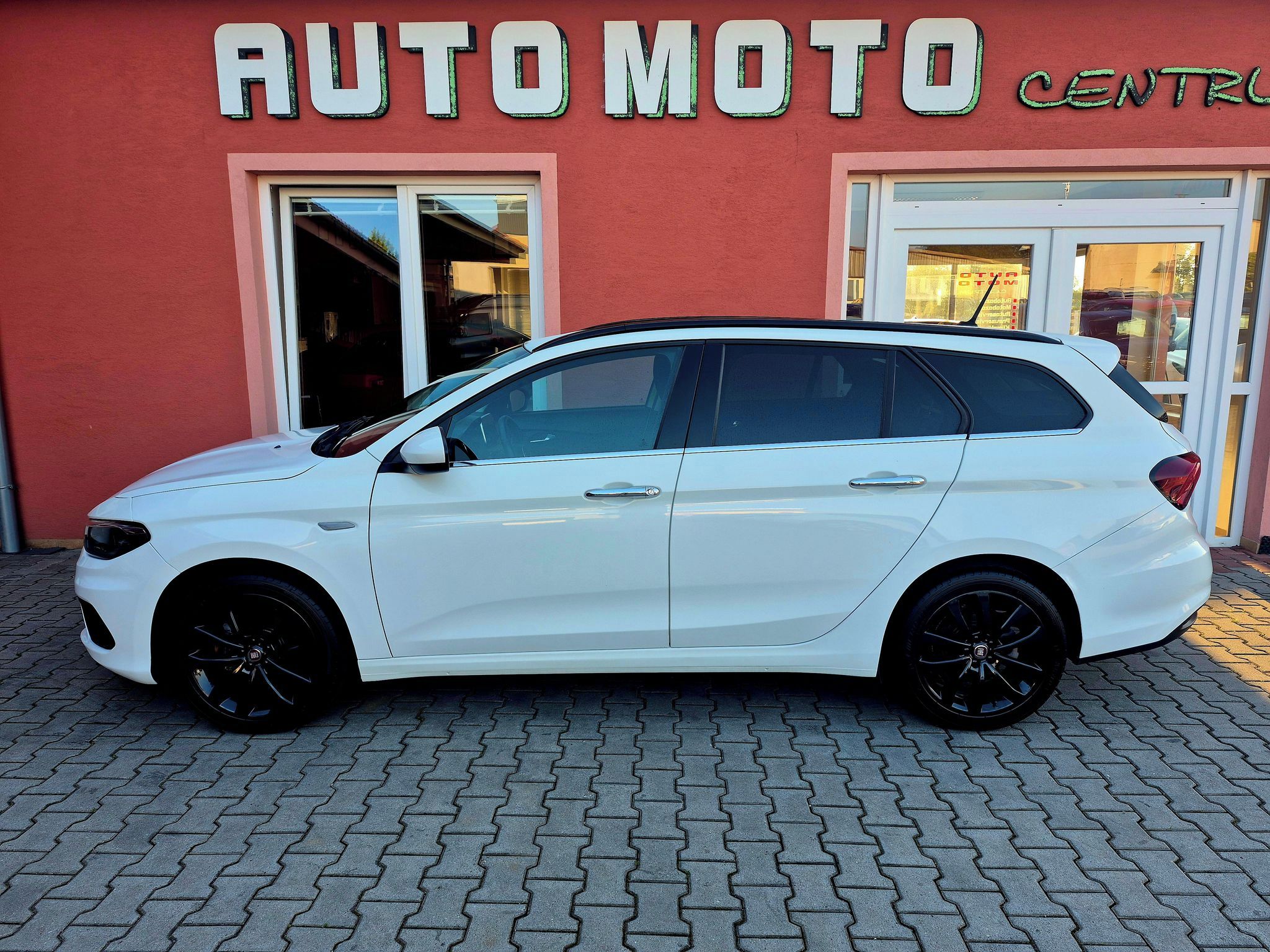 Fiat Tipo, 1.4 T-JET 88kw Lounge - fotka 2