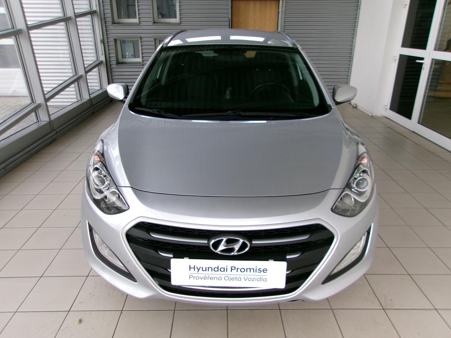 Hyundai i30, 1.6i 88kW, ČR, AC - fotka 2