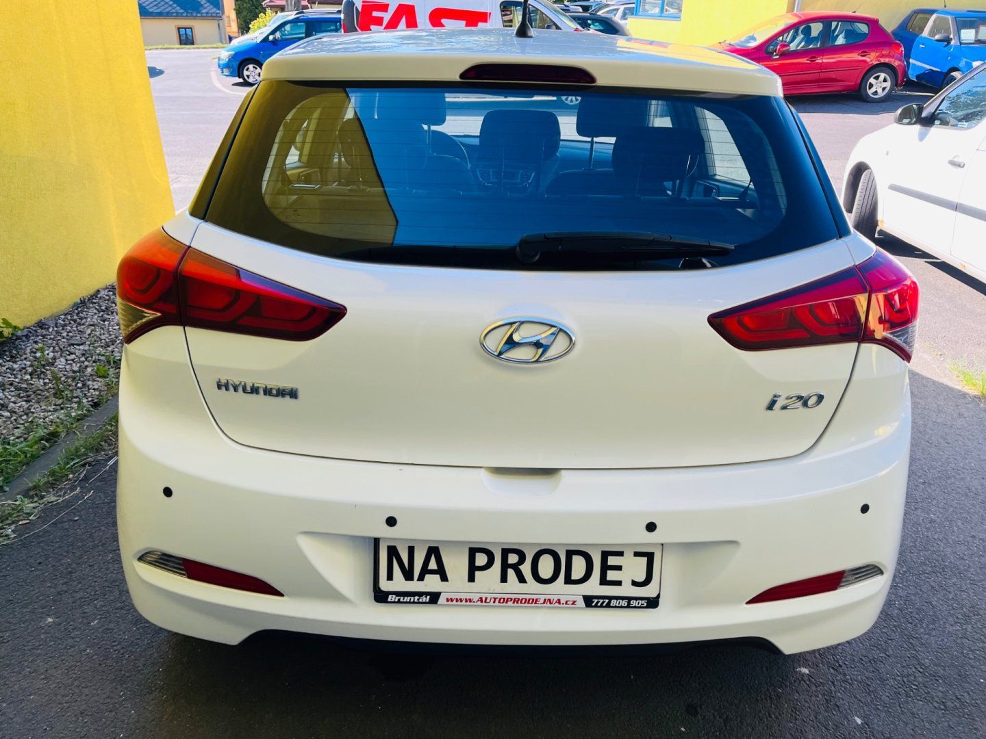 Hyundai i20, 1.2 i BENZÍN VYHŘEV SEDADEL GO - fotka 5
