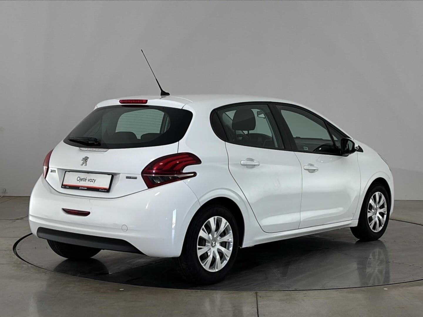 Peugeot 208, 1.2 PureTech / 60 kW - fotka 2