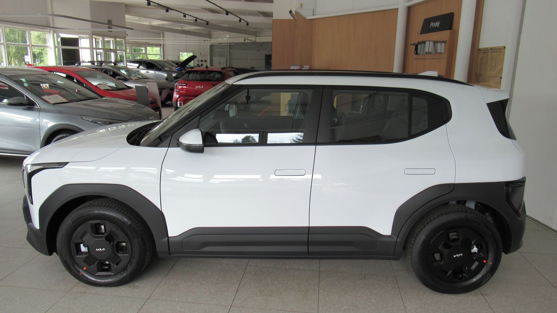 Kia EV2, 5P 4x2 AIR 108 KW + 42,2 KWH - fotka 3