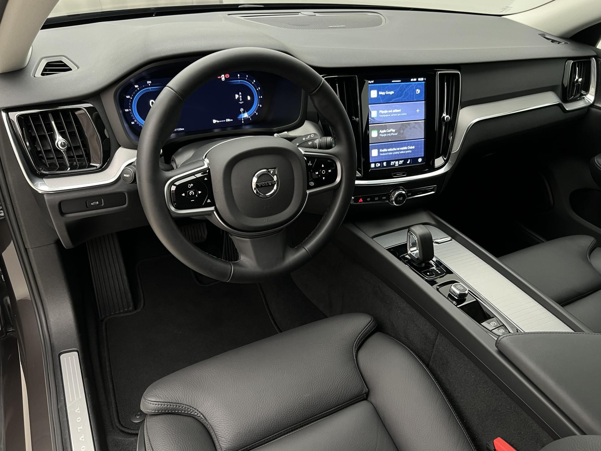Volvo V60, B4 DARK PLUS AUT - fotka 4