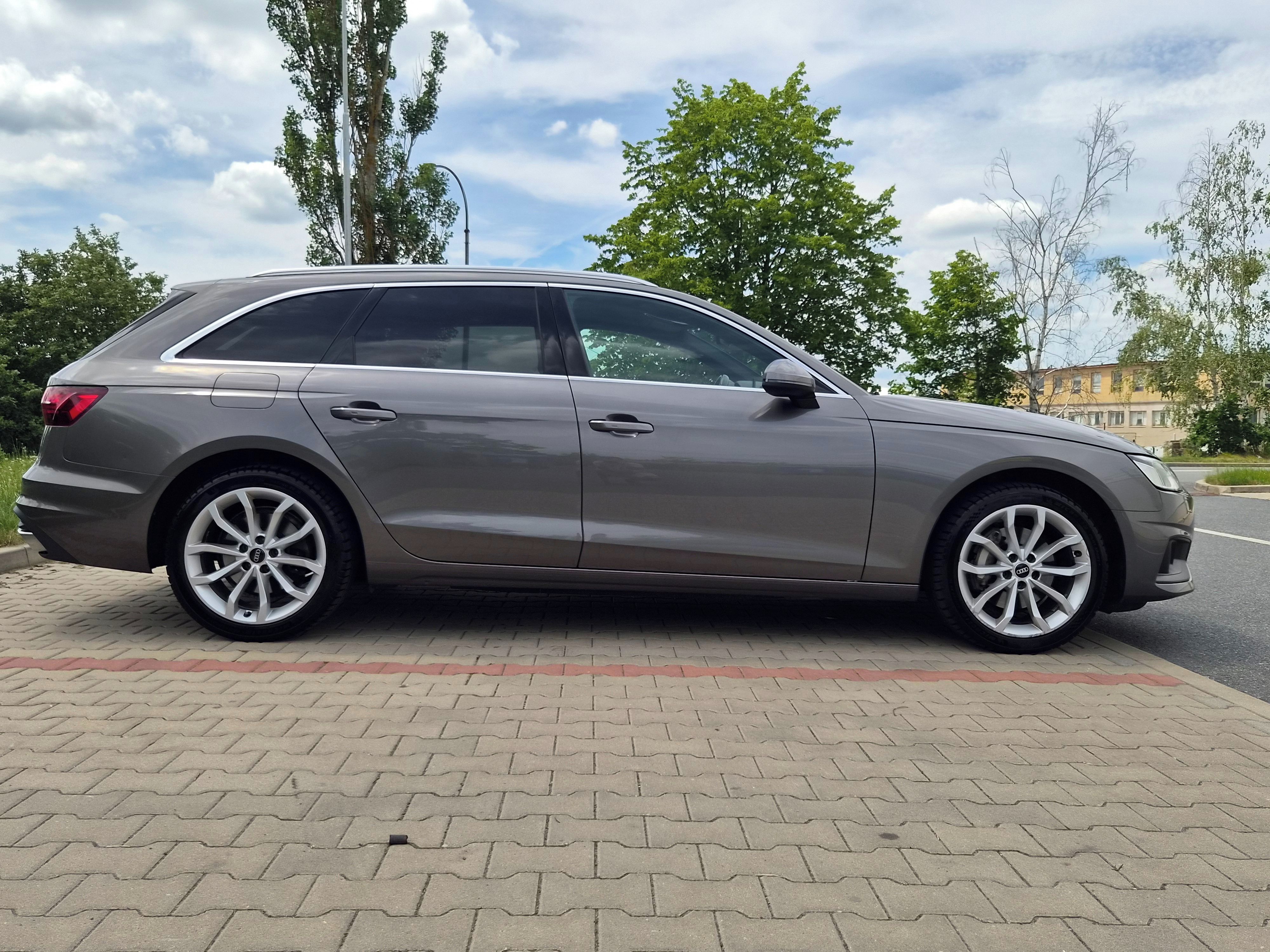 Audi A4 Avant, 40 TDI quattro Stronic Sline - fotka 5